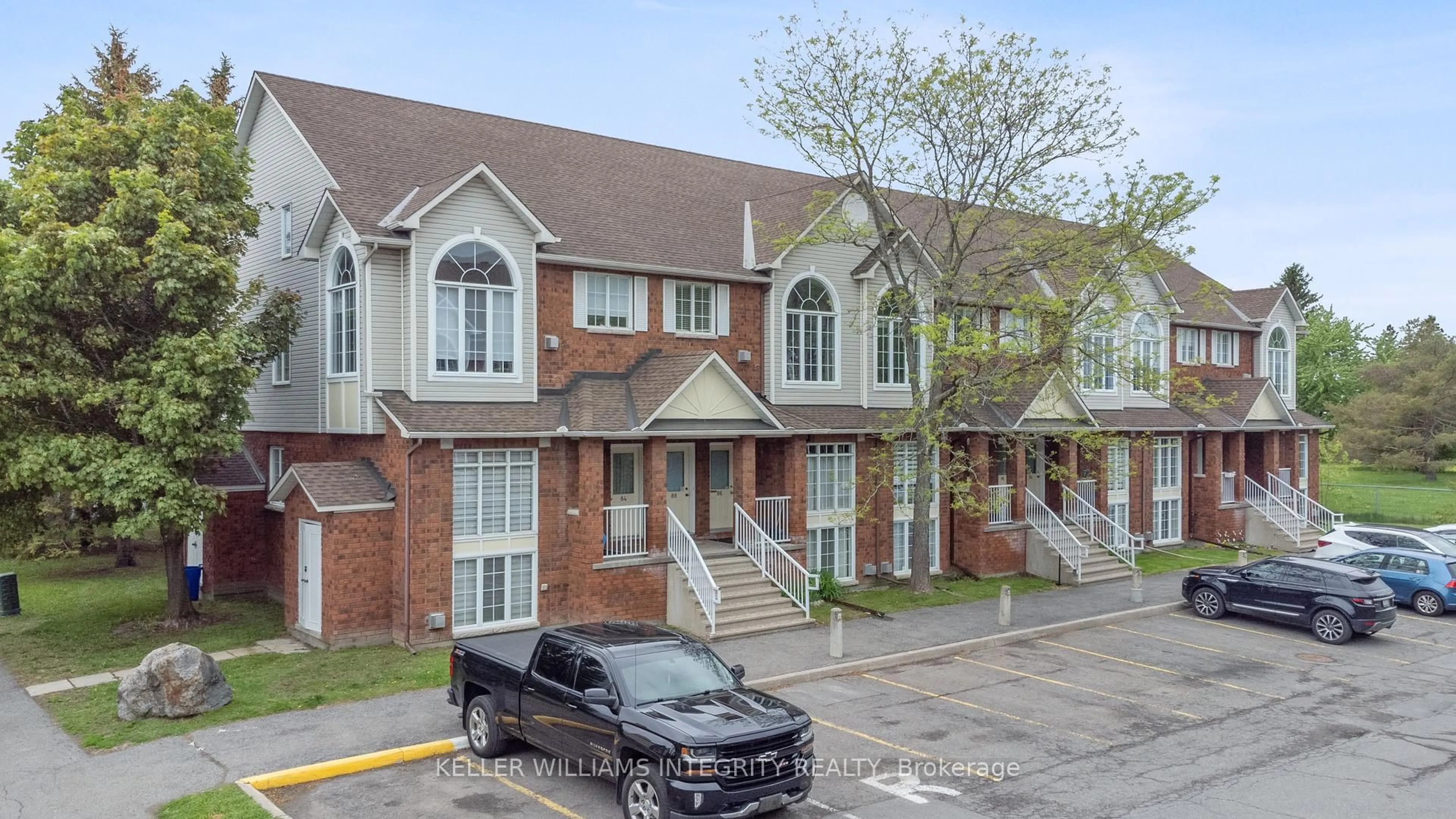 A pic from outside/outdoor area/front of a property/back of a property/a pic from drone, street for 92 Briston Private, Ottawa Ontario K1G 5P6