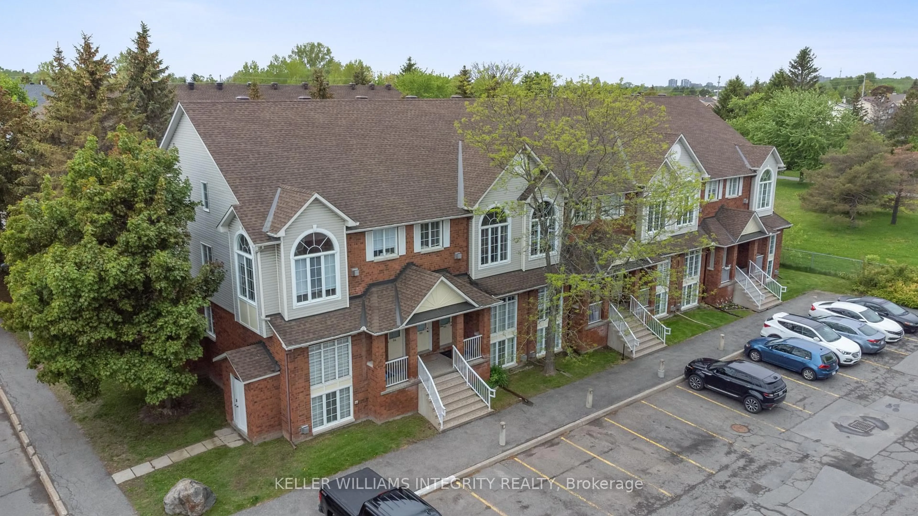 A pic from outside/outdoor area/front of a property/back of a property/a pic from drone, unknown for 92 Briston Private, Ottawa Ontario K1G 5P6