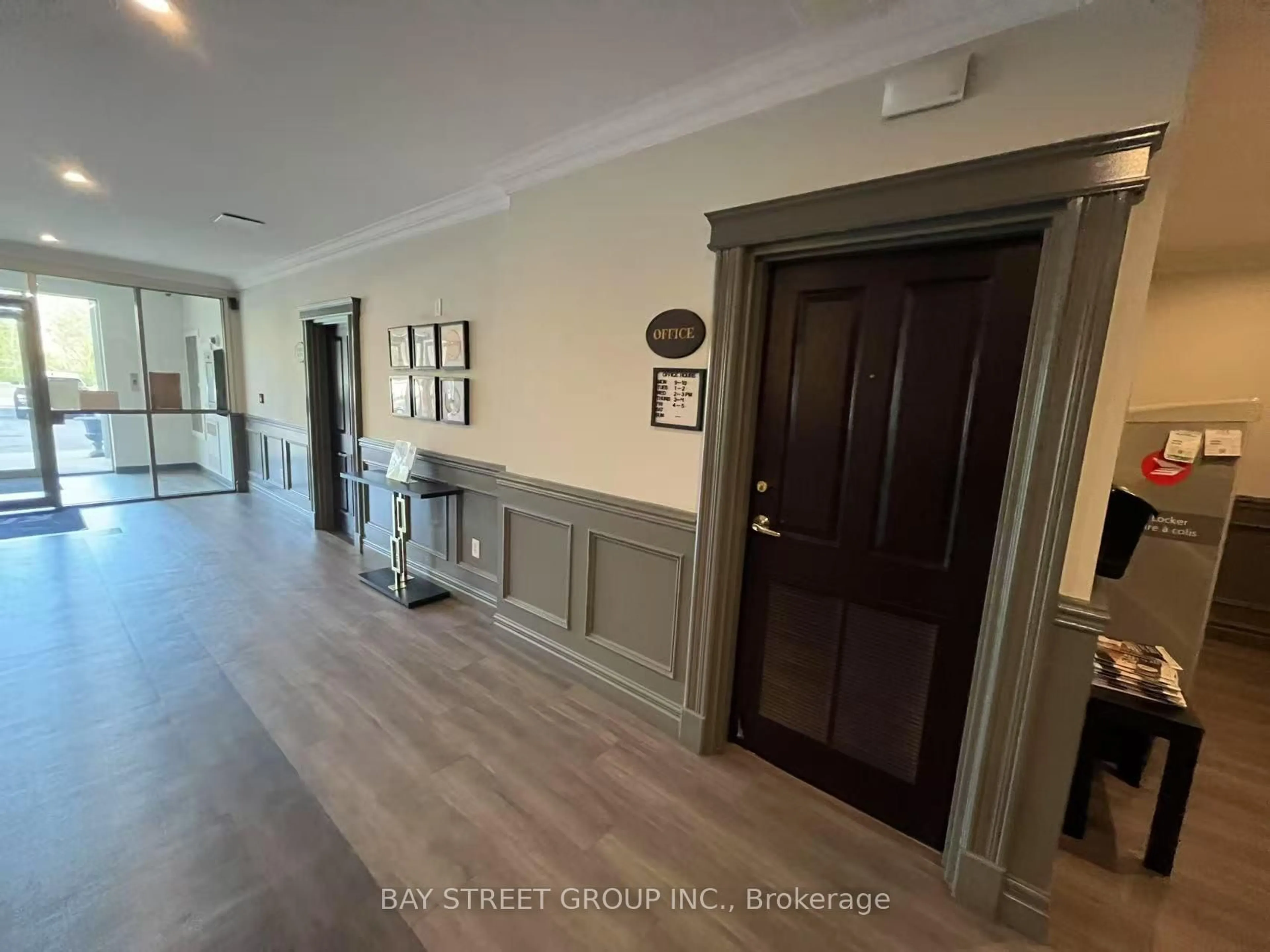 Indoor foyer for 255 Keats Way #308, Waterloo Ontario N2L 6N6