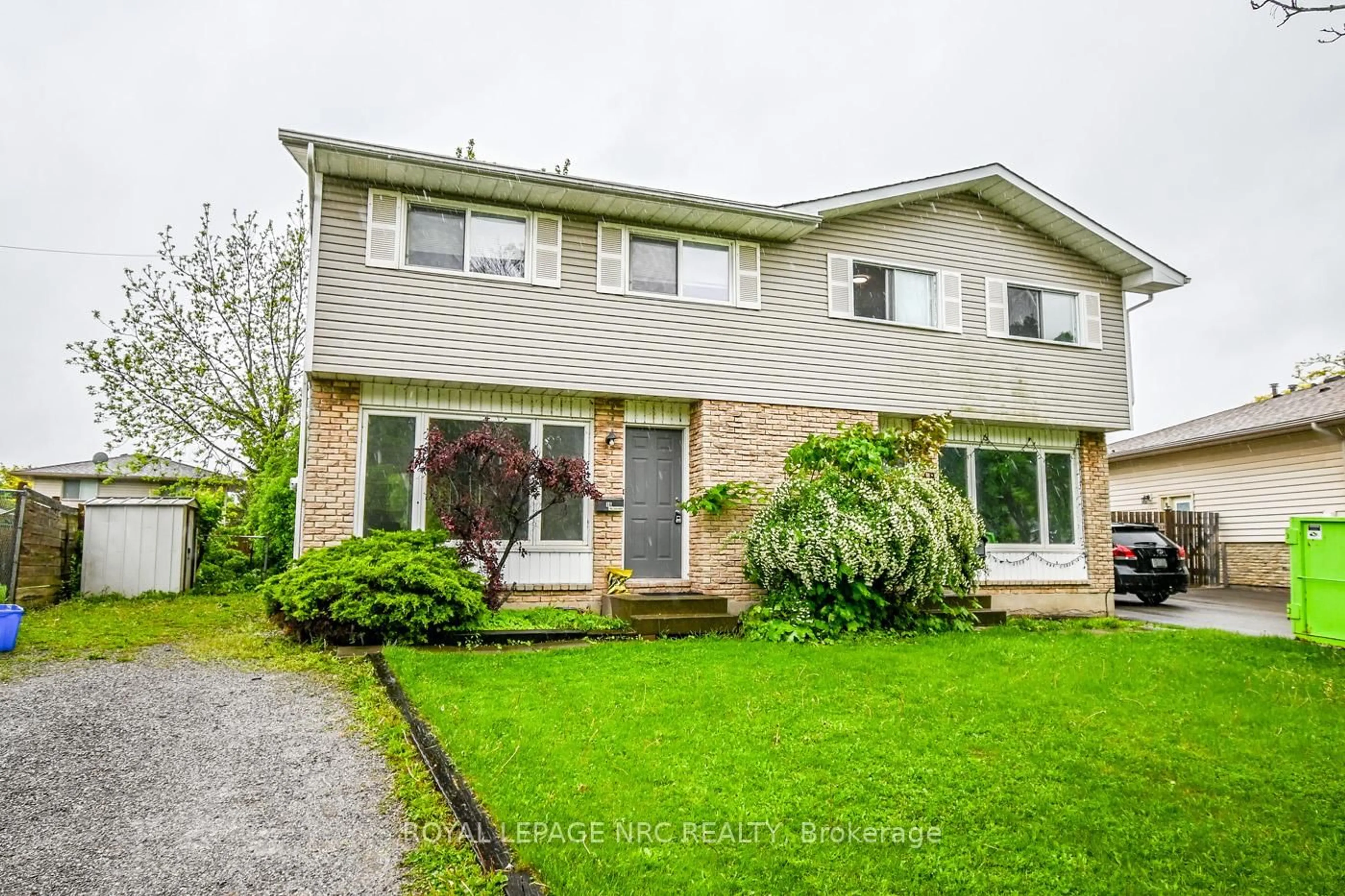 Unknown for 16 Tara Cres, Thorold Ontario L2V 4M1