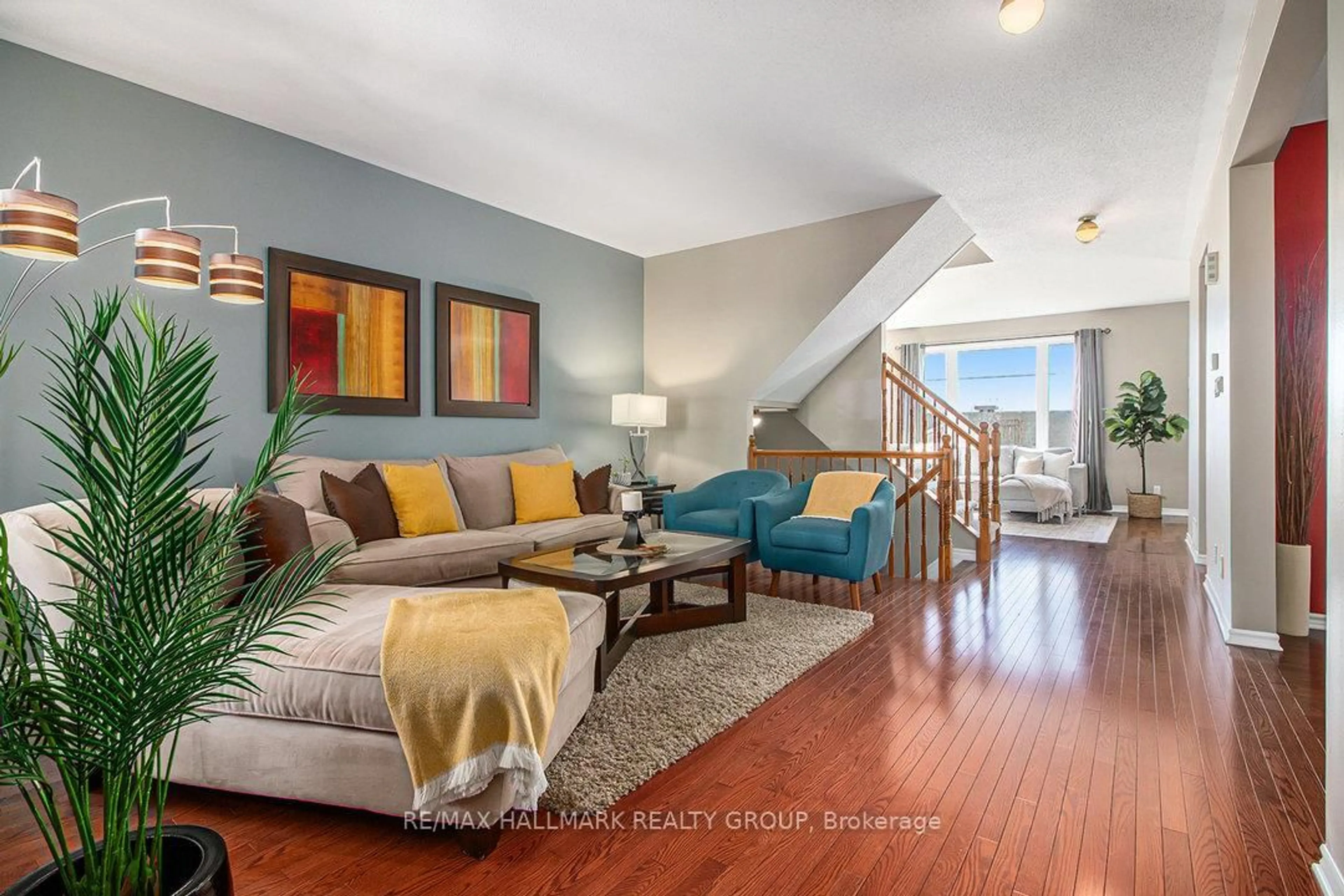 Living room with furniture, unknown for 280 Trail Side Circ, Ottawa Ontario K4A 5B1