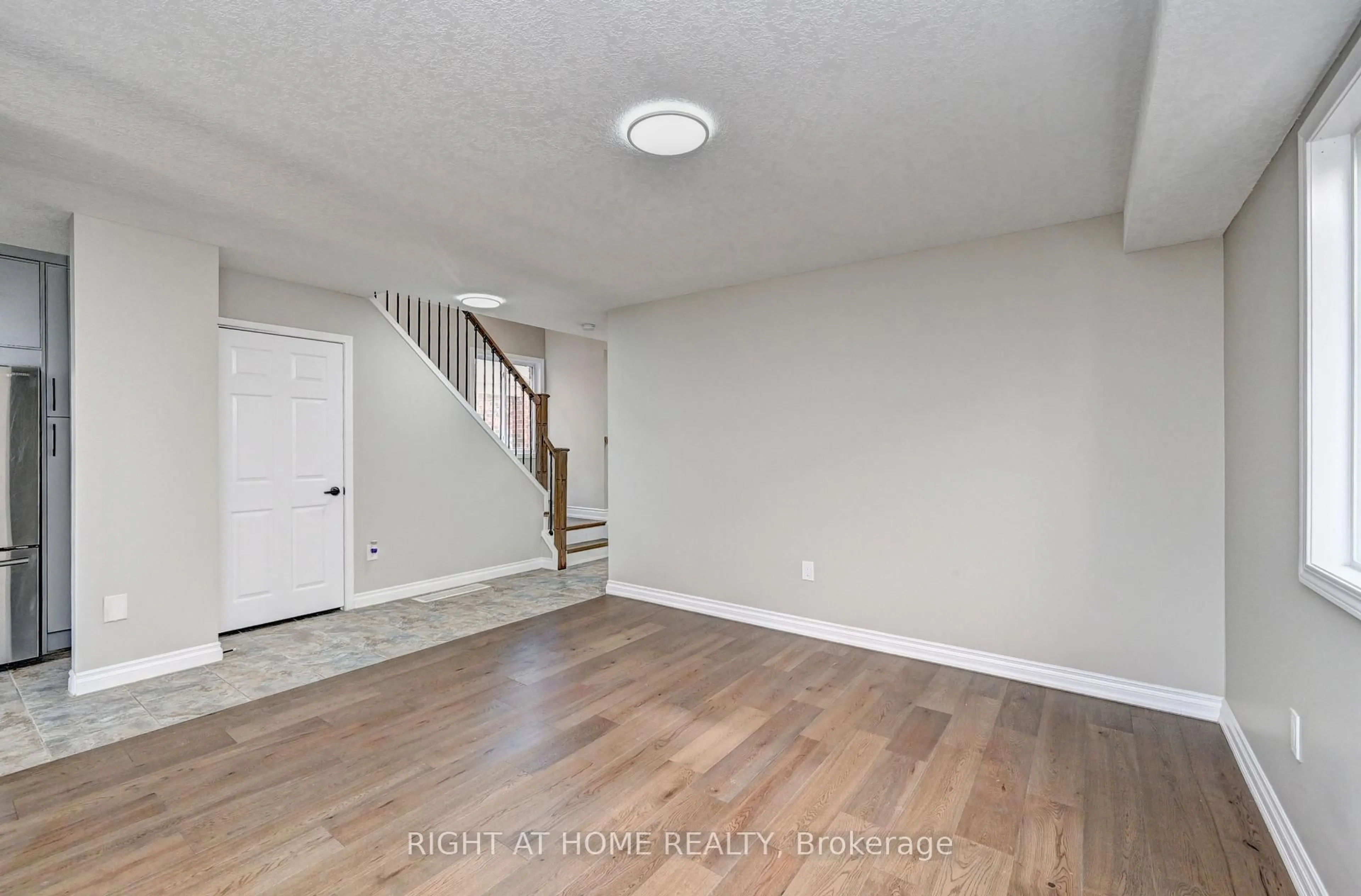 Unknown for 620 Langlaw Dr, Cambridge Ontario N1P 1H4