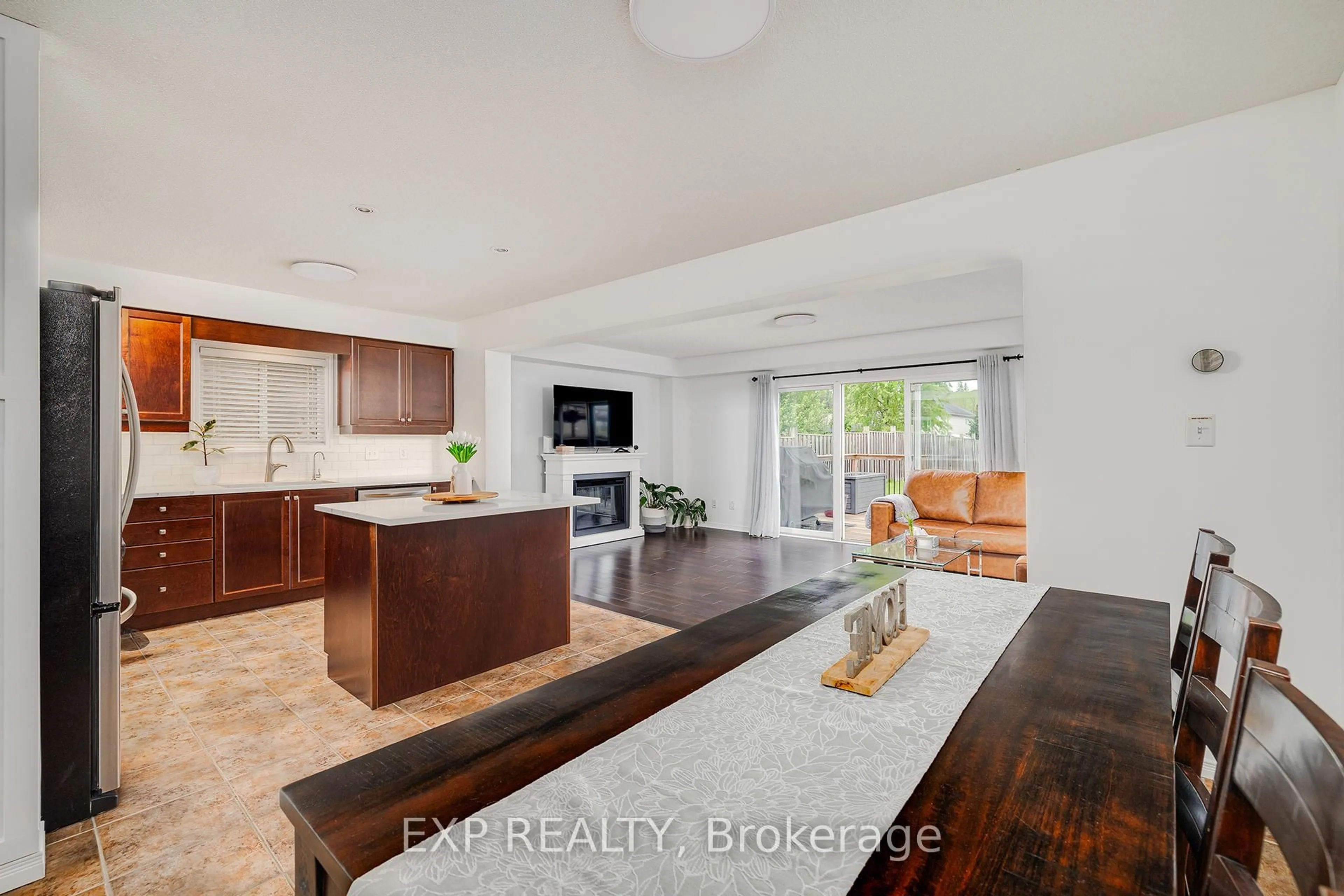 Open concept kitchen, unknown for 453 Beaumont Cres, Kitchener Ontario N2A 0C4