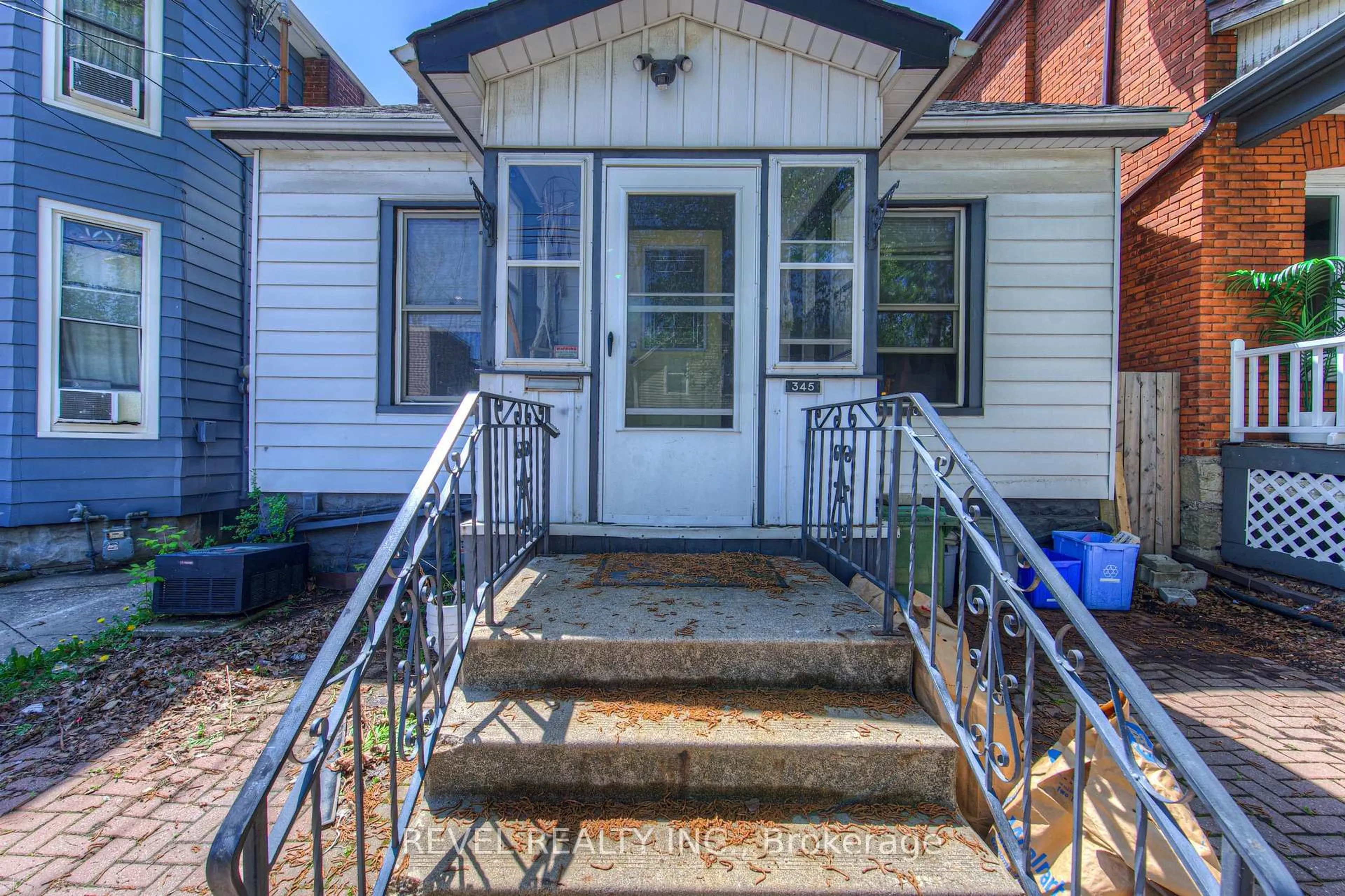 Unknown for 345 Hunter St, Hamilton Ontario L8P 1S6