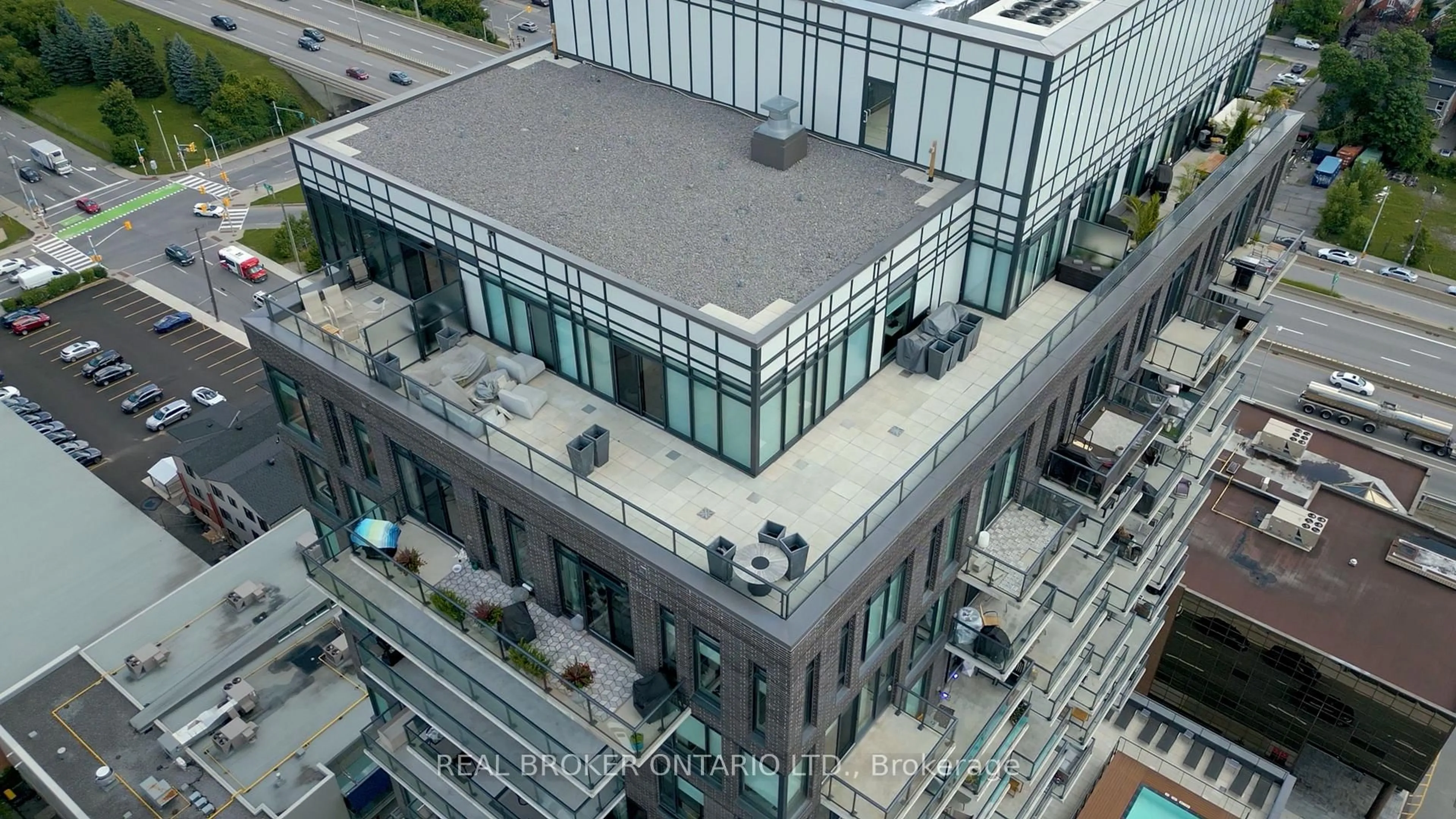 A pic from outside/outdoor area/front of a property/back of a property/a pic from drone, city buildings view from balcony for 203 Catherine St #703, Ottawa Ontario K2P 1J5