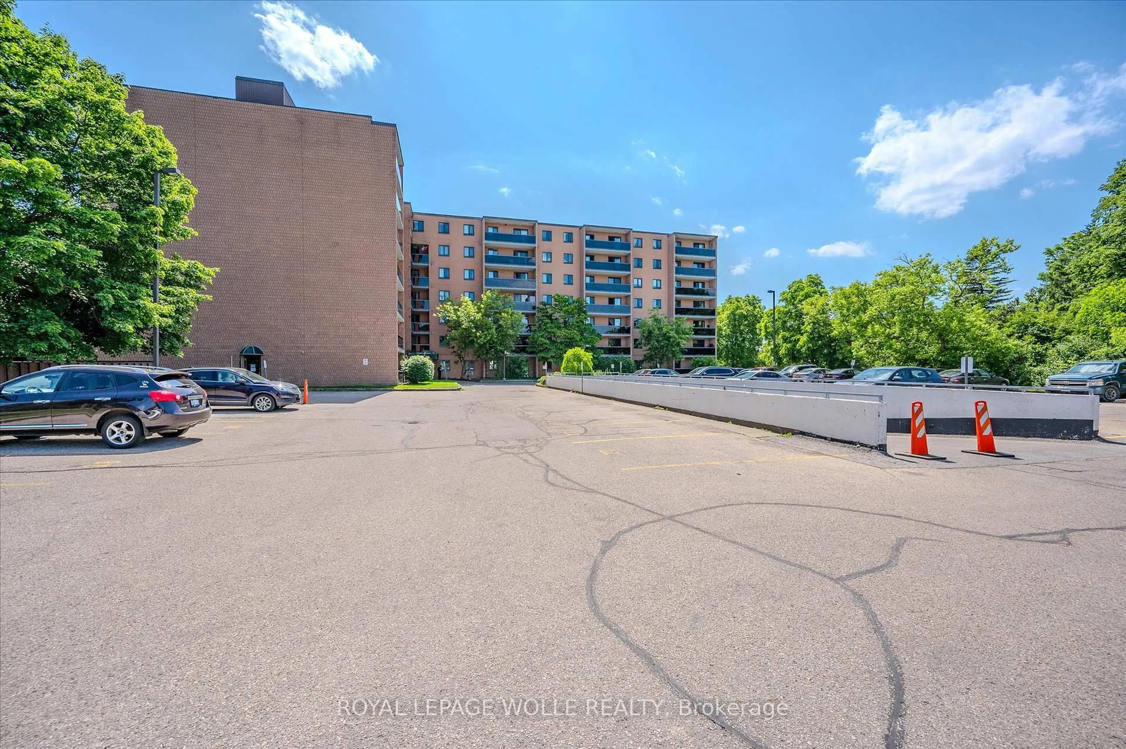 A pic from outside/outdoor area/front of a property/back of a property/a pic from drone, unknown for 29 West Ave #204, Kitchener Ontario N2M 5E4