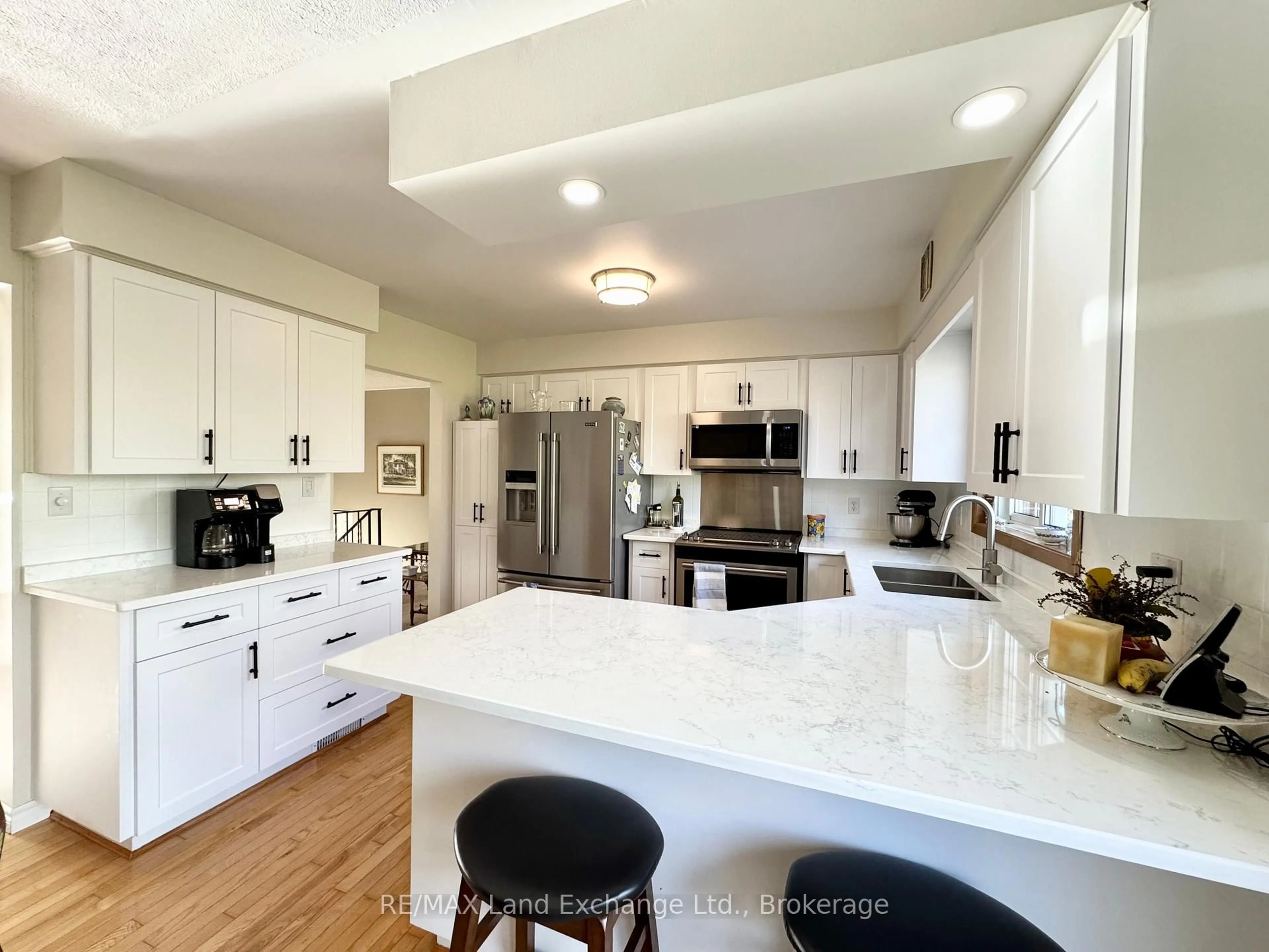 Open concept kitchen, unknown for 34 Archibald Pl, Saugeen Shores Ontario N0H 2L0