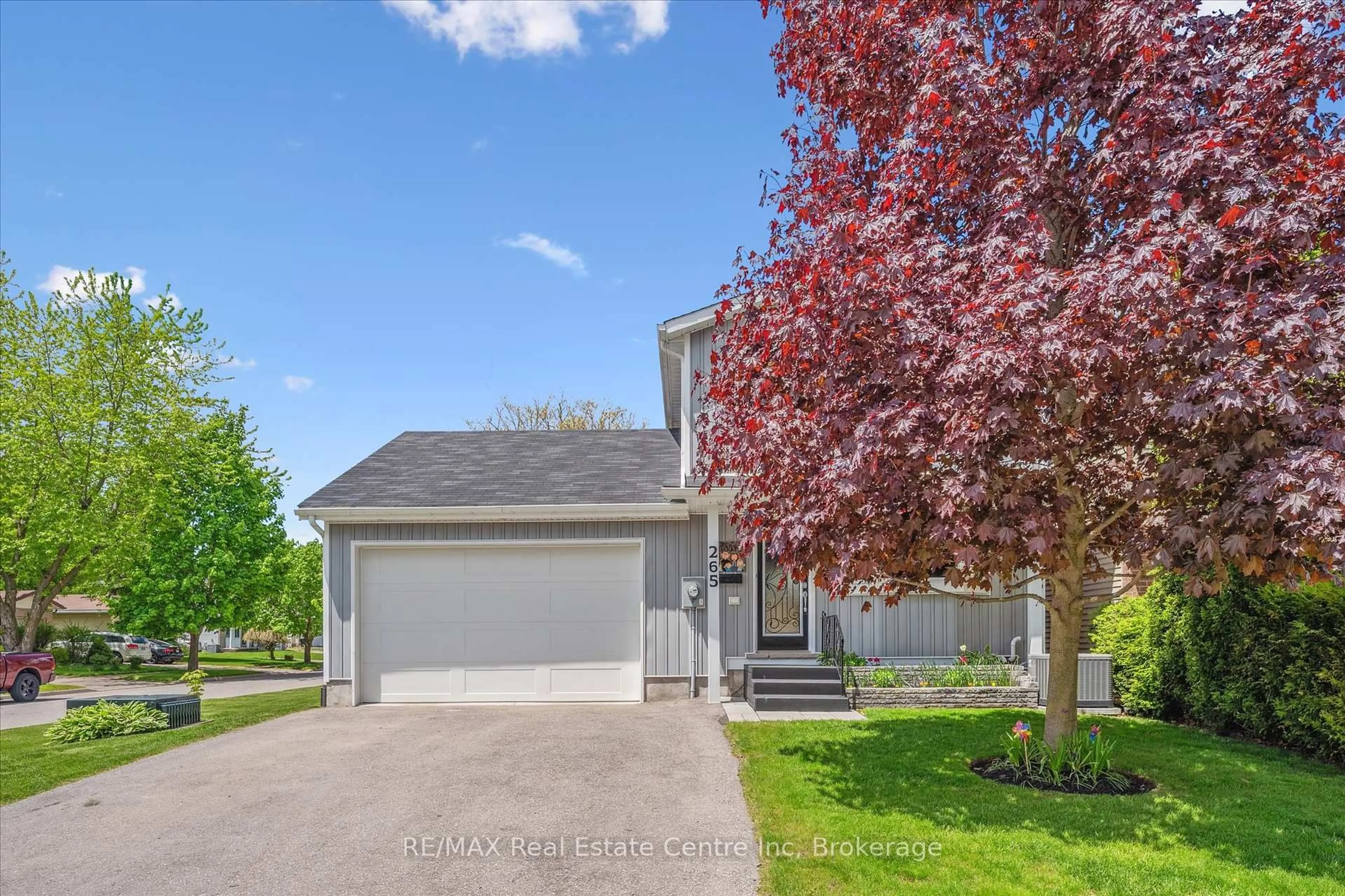 A pic from outside/outdoor area/front of a property/back of a property/a pic from drone, street for 265 Strathallan St, Centre Wellington Ontario N1M 3K6