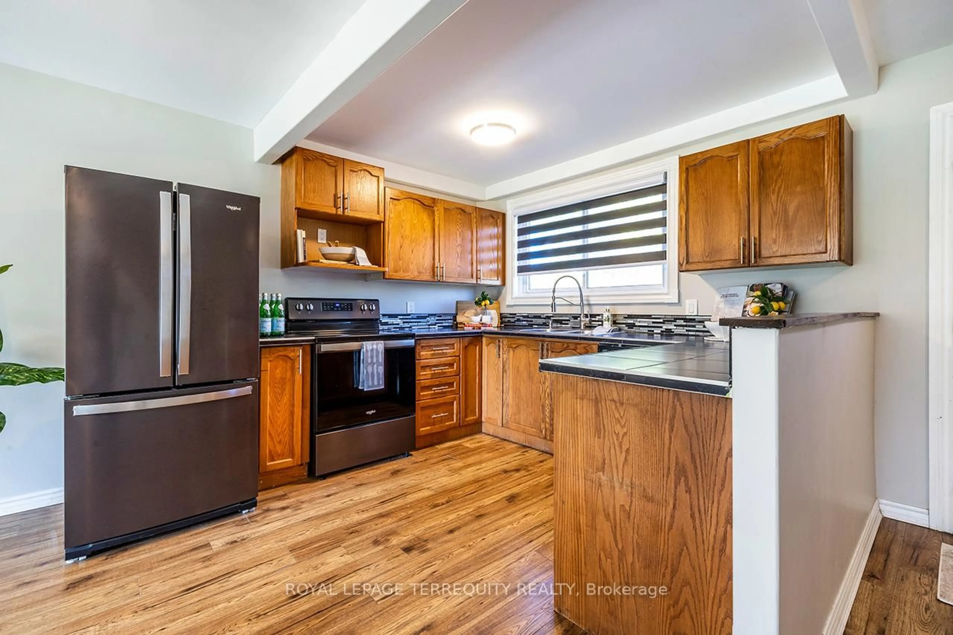 Open concept kitchen, unknown for 400 Westwood Dr #A4, Cobourg Ontario K9A 2B6