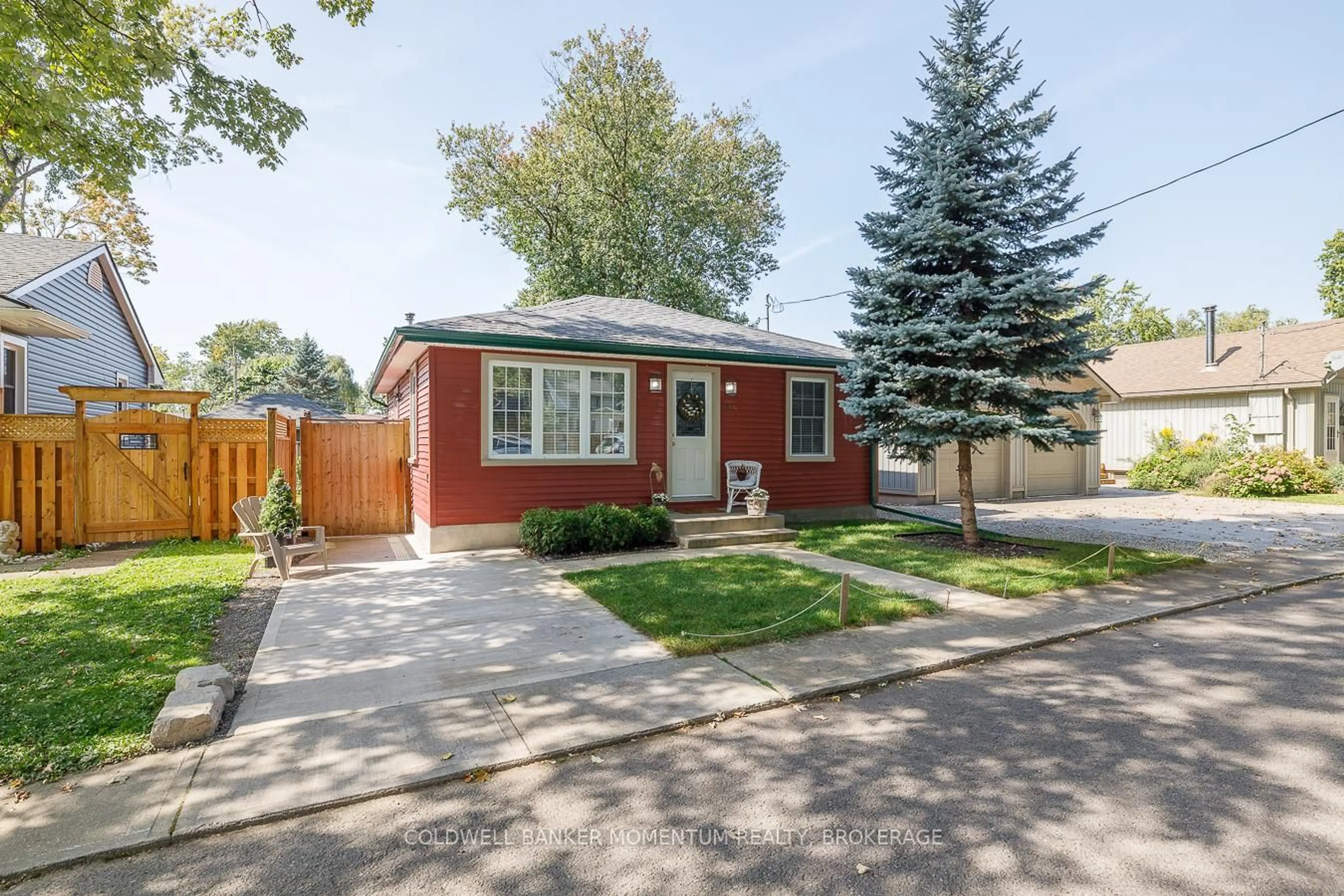 Home with brick exterior material, street for 263 Maplewood Ave, Fort Erie Ontario L0S 1B0
