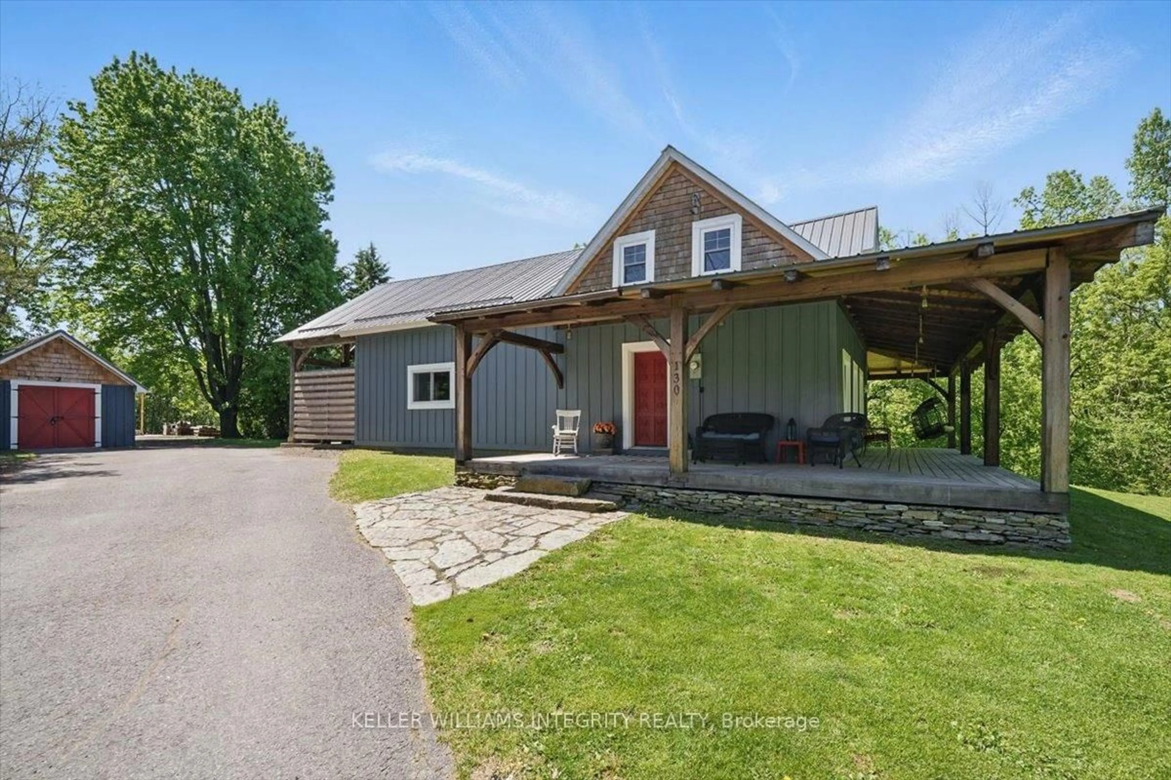 A pic from outside/outdoor area/front of a property/back of a property/a pic from drone, unknown for 130 Du Comte St, Alfred and Plantagenet Ontario K0B 1L0