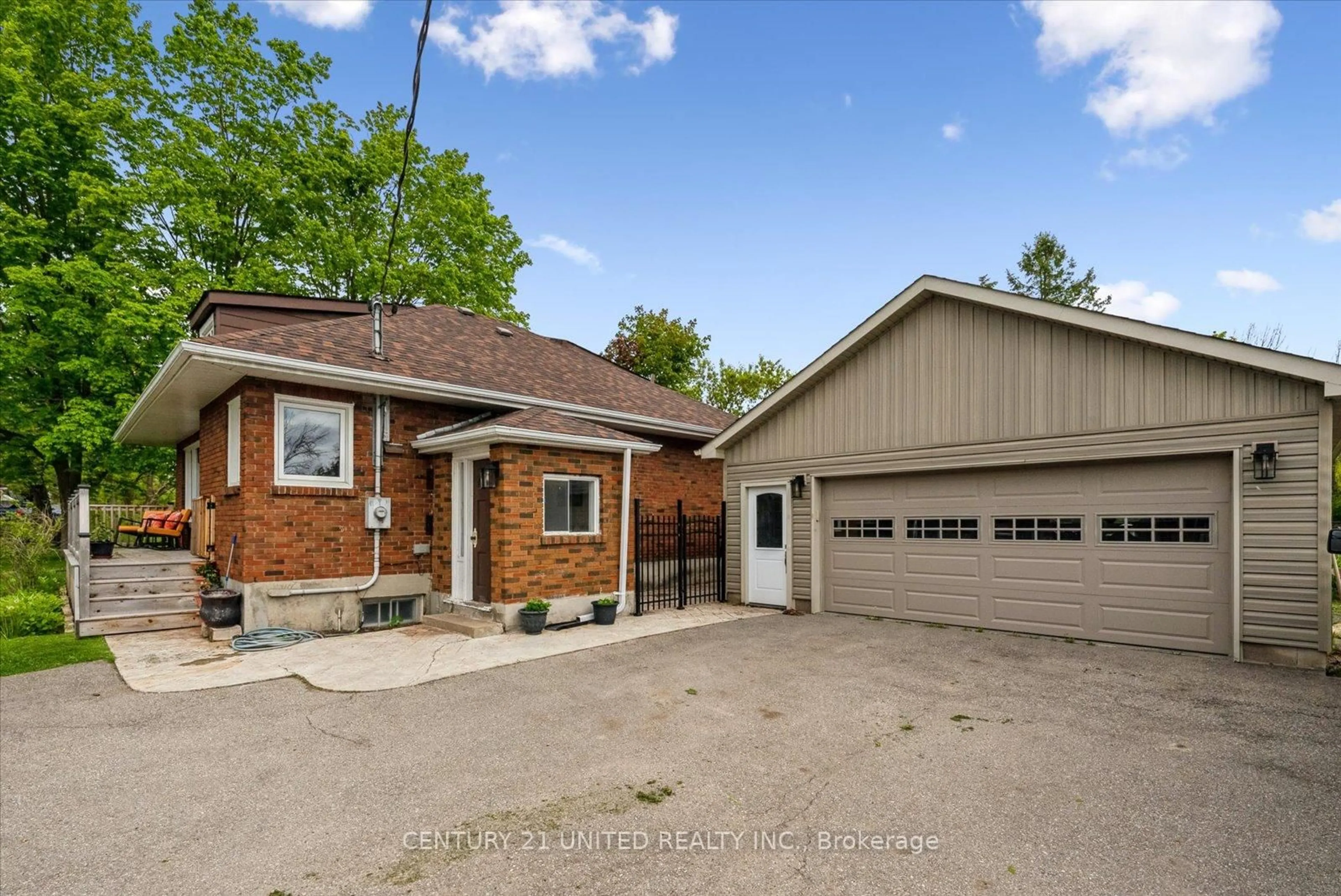 Unknown for 1063 Ward St, Smith-Ennismore-Lakefield Ontario K0L 1H0
