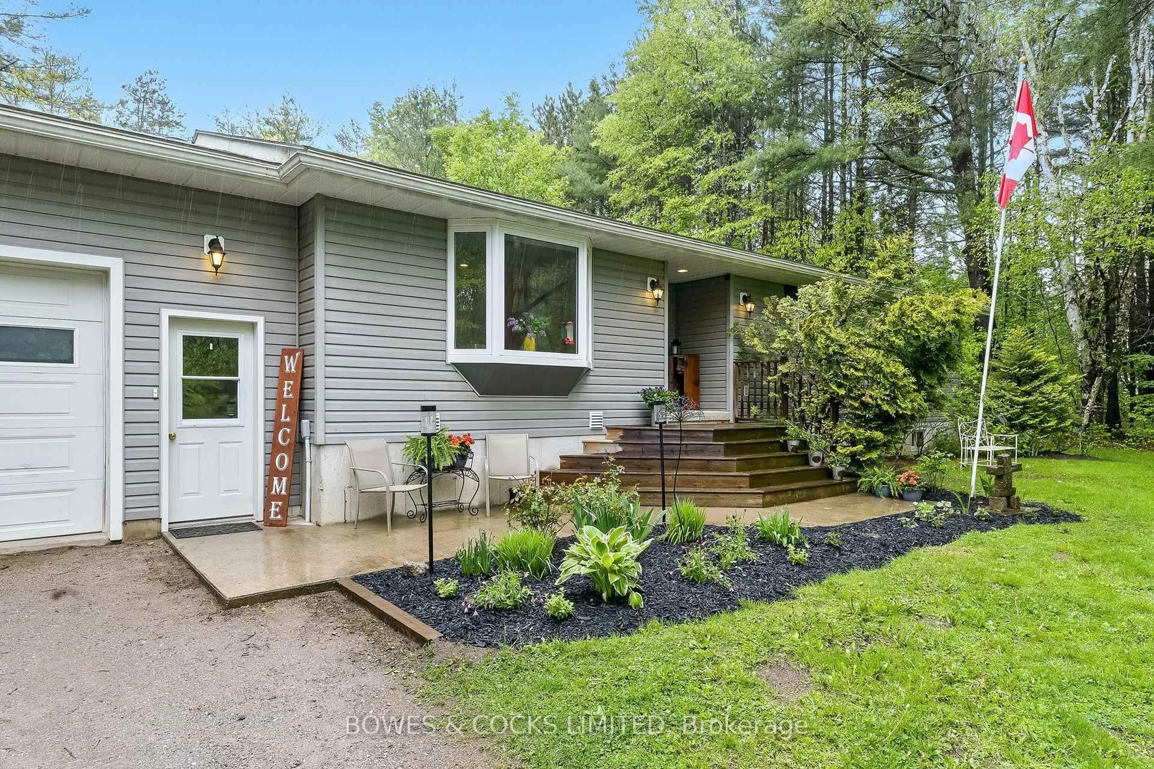 Home with vinyl exterior material, street for 450 Concession 8 N/A, Havelock-Belmont-Methuen Ontario K0L 1Z0
