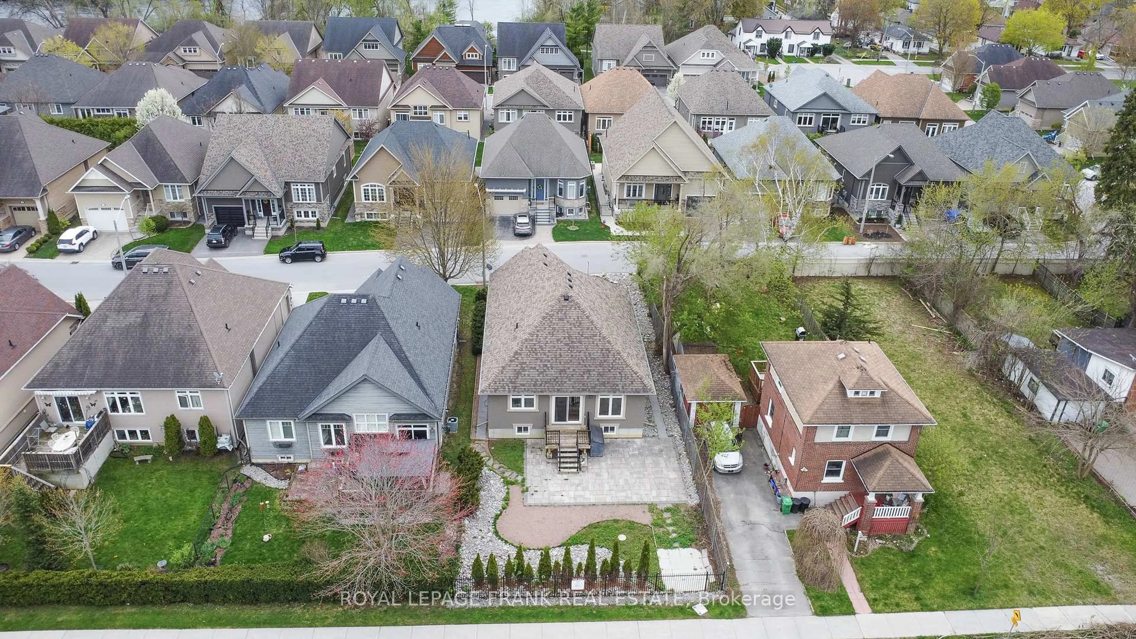 A pic from outside/outdoor area/front of a property/back of a property/a pic from drone, street for 24 Brinton Dr #8, Peterborough South Ontario K9J 8S8