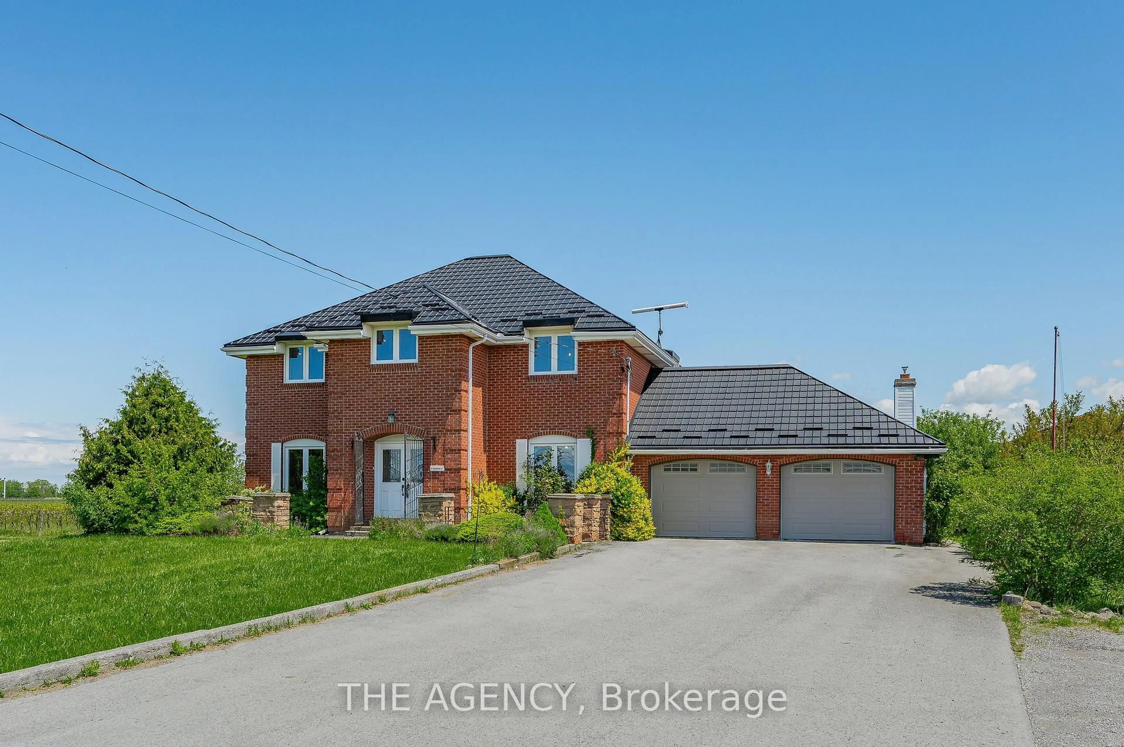 A pic from outside/outdoor area/front of a property/back of a property/a pic from drone, street for 631 FOUR MILE CREEK Rd, Niagara-on-the-Lake Ontario L0S 1J0