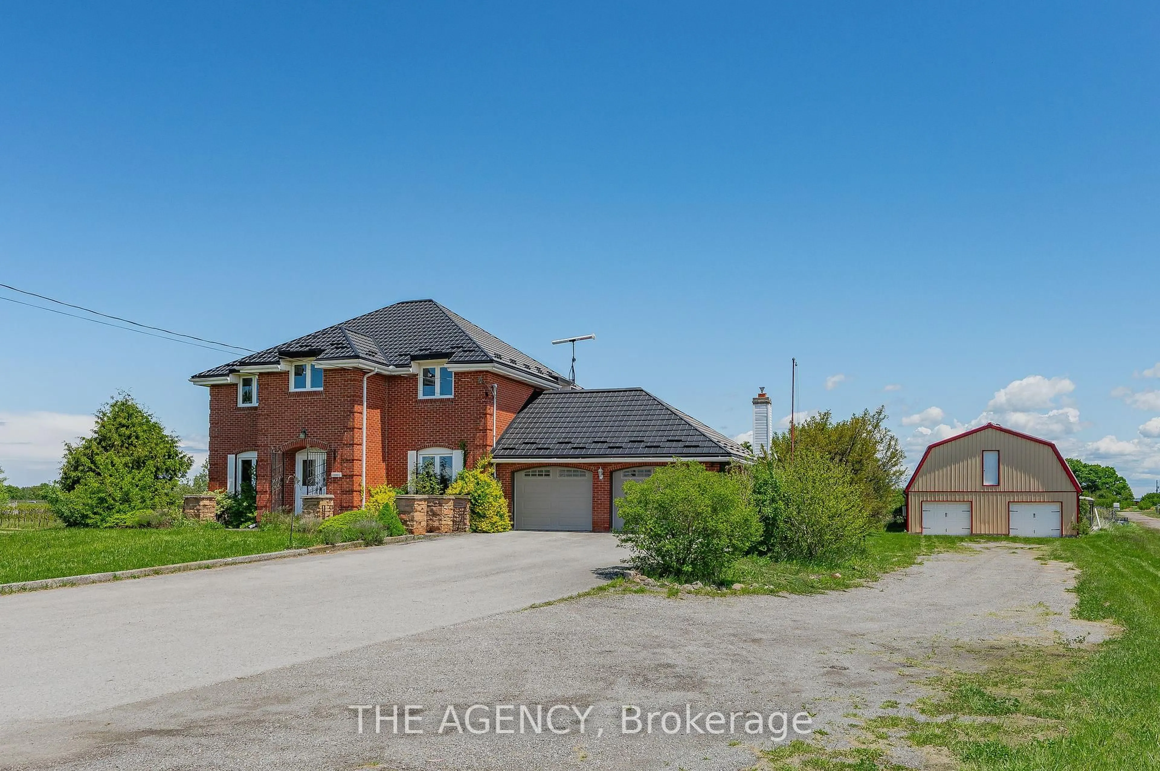 A pic from outside/outdoor area/front of a property/back of a property/a pic from drone, street for 631 FOUR MILE CREEK Rd, Niagara-on-the-Lake Ontario L0S 1J0