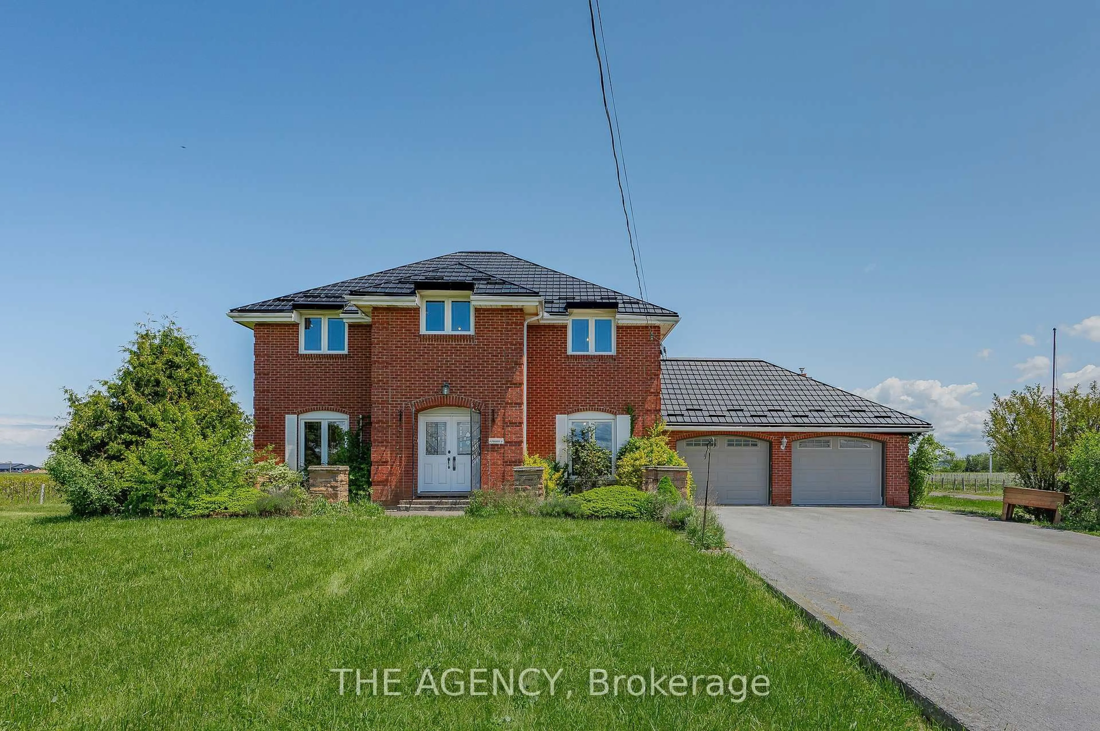 A pic from outside/outdoor area/front of a property/back of a property/a pic from drone, street for 631 FOUR MILE CREEK Rd, Niagara-on-the-Lake Ontario L0S 1J0