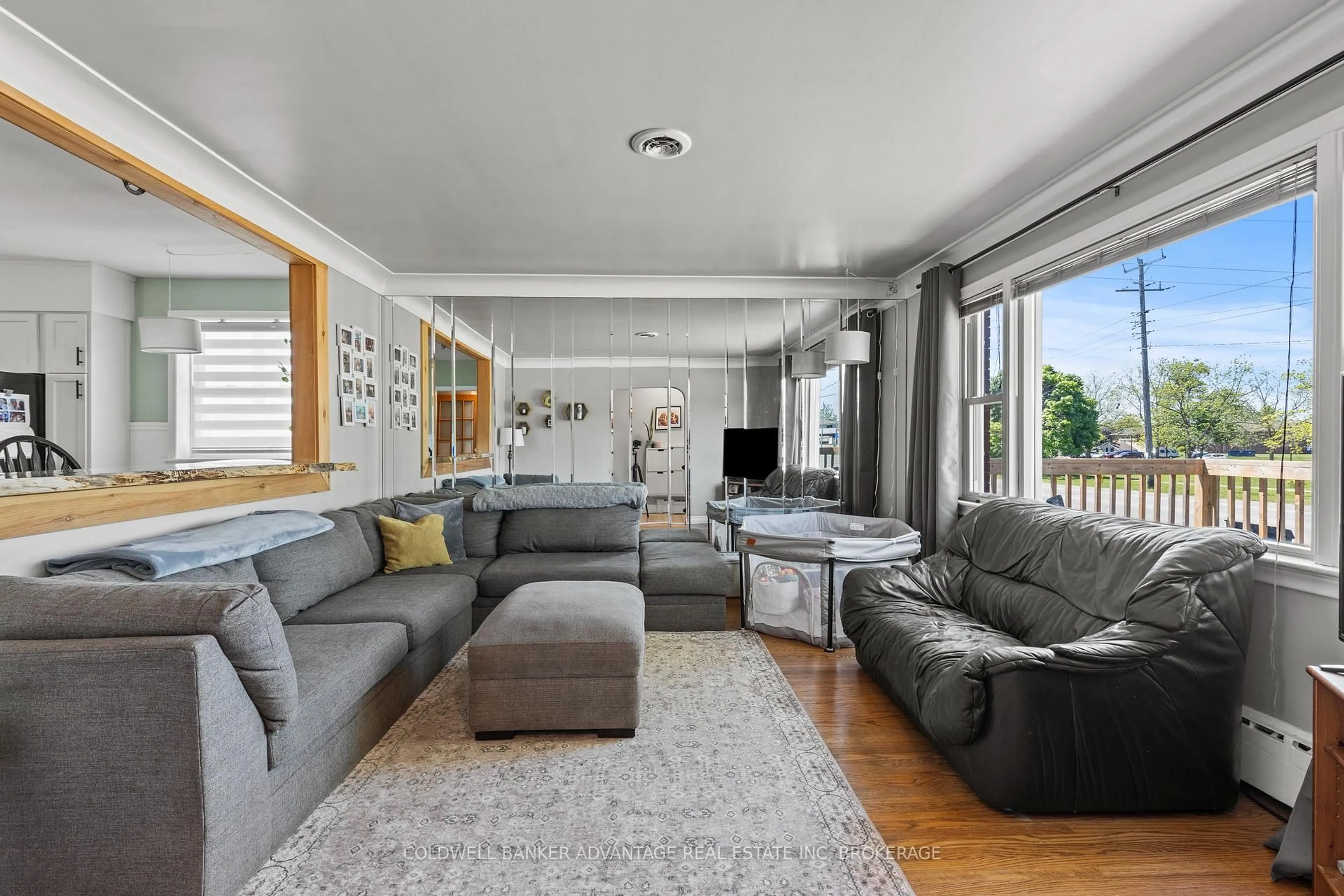 Living room with furniture, unknown for 407 Steele St, Port Colborne Ontario L3K 4Y1