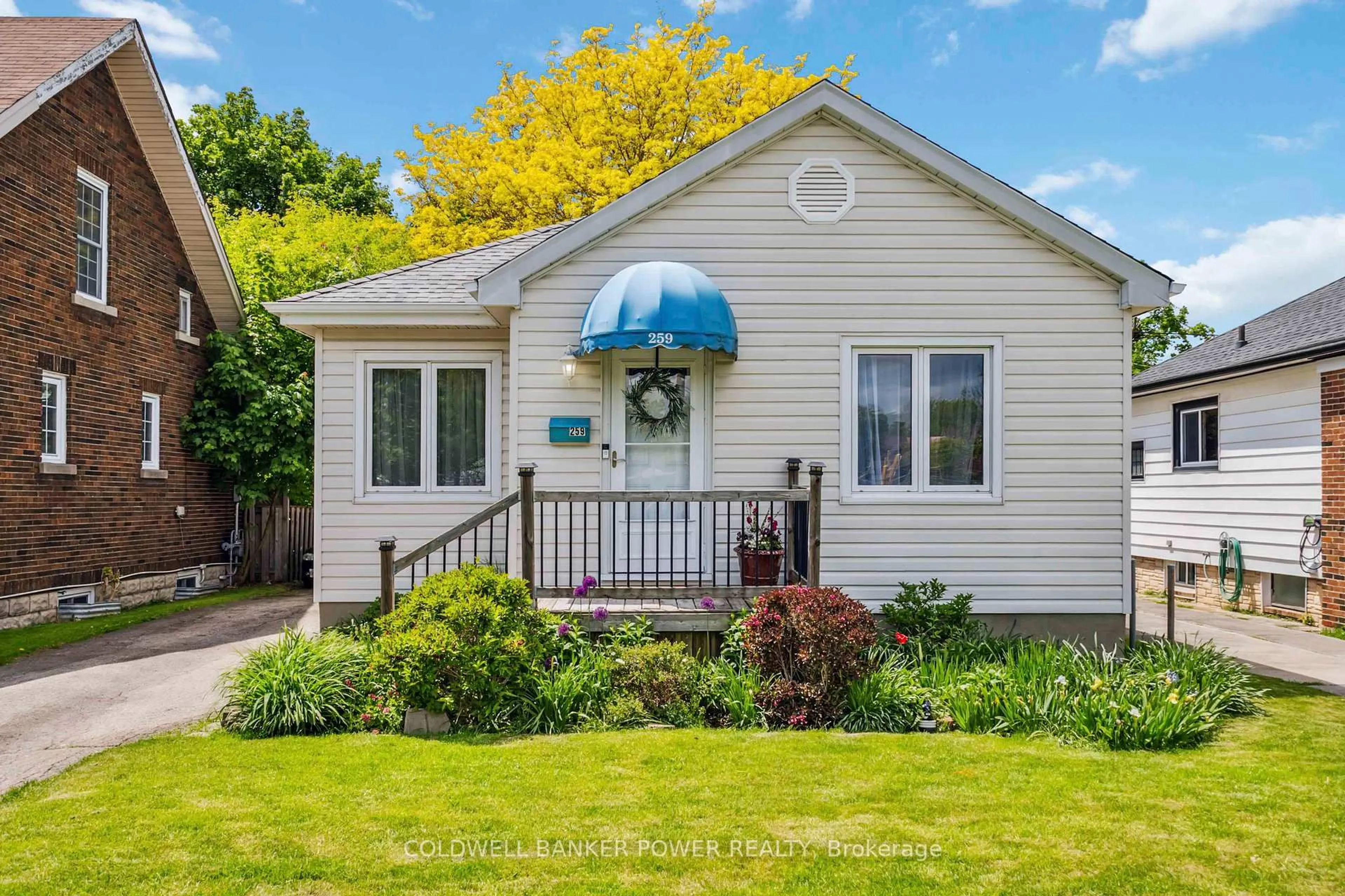 Home with vinyl exterior material, street for 259 HERKIMER St, London South Ontario N6C 4S3