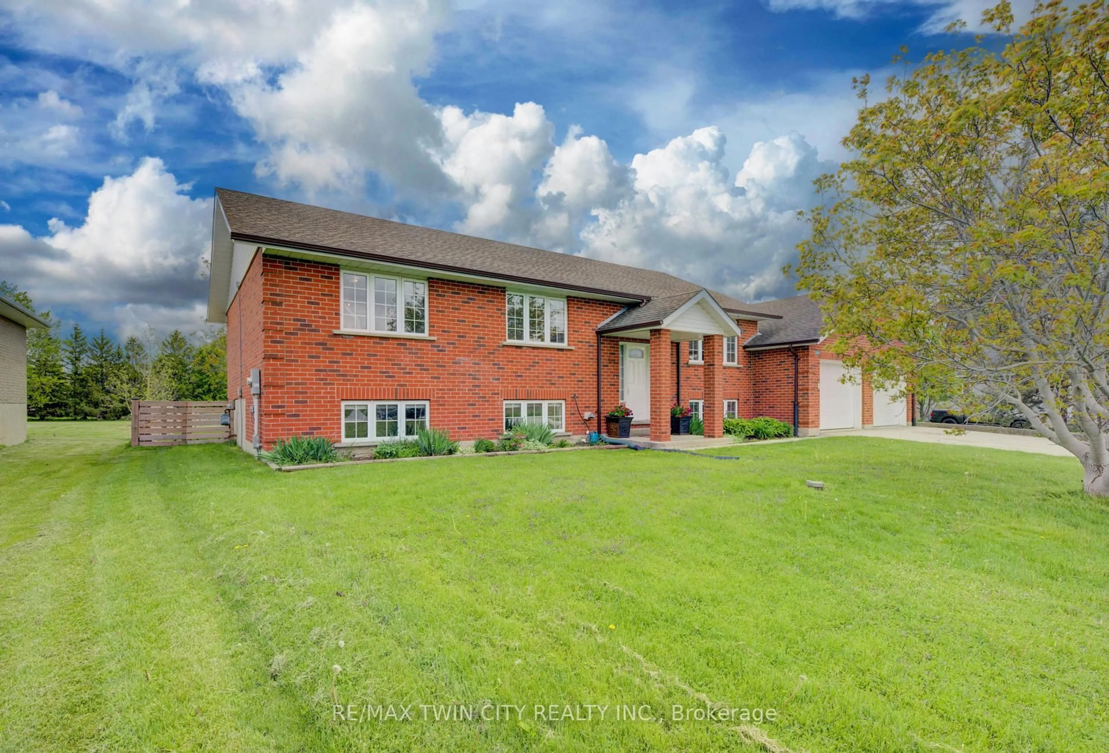 Home with brick exterior material, unknown for 3985 Sackville St, Perth East Ontario N0B 2P0