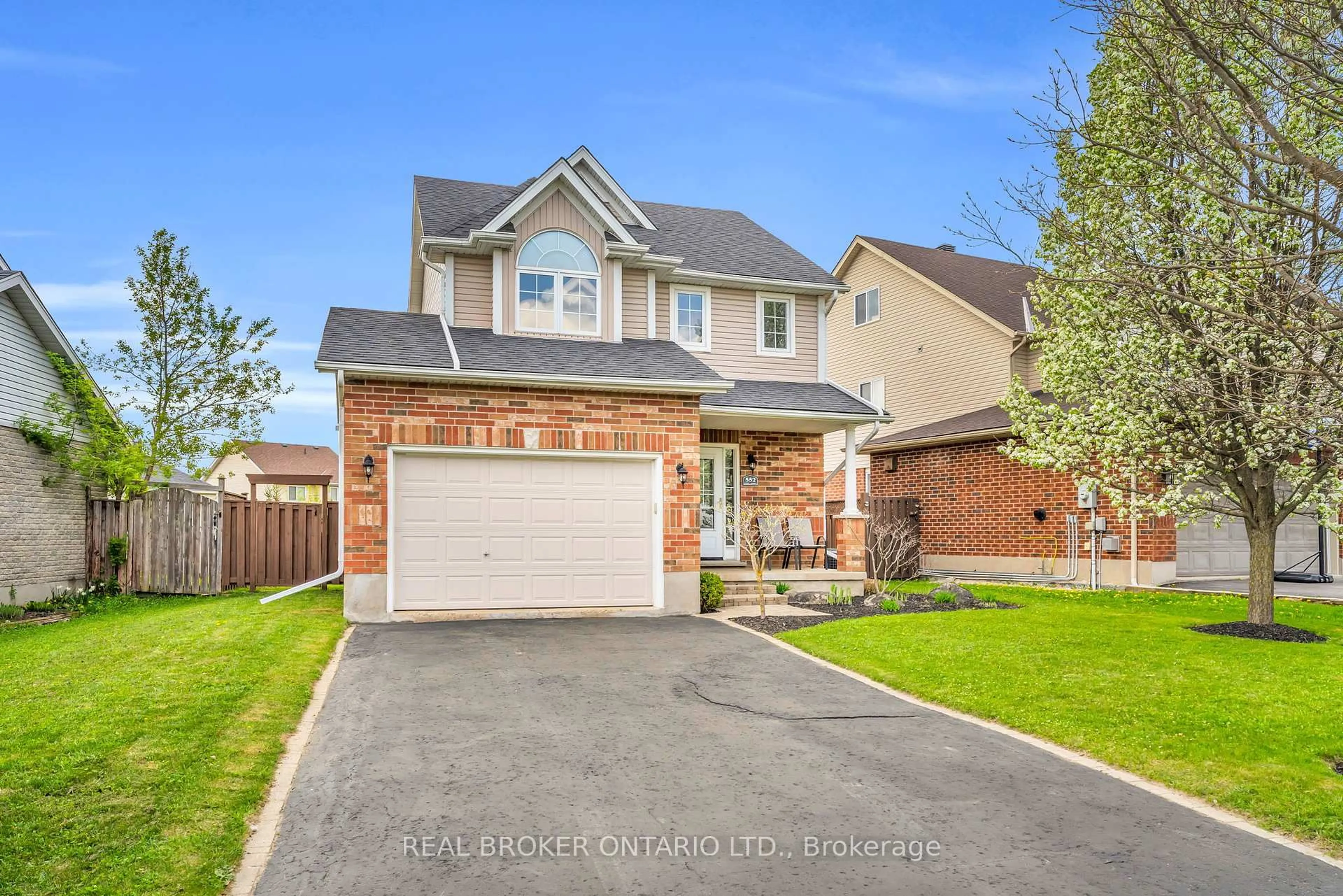 Home with brick exterior material, street for 552 Simon St, Shelburne Ontario L9V 3P6