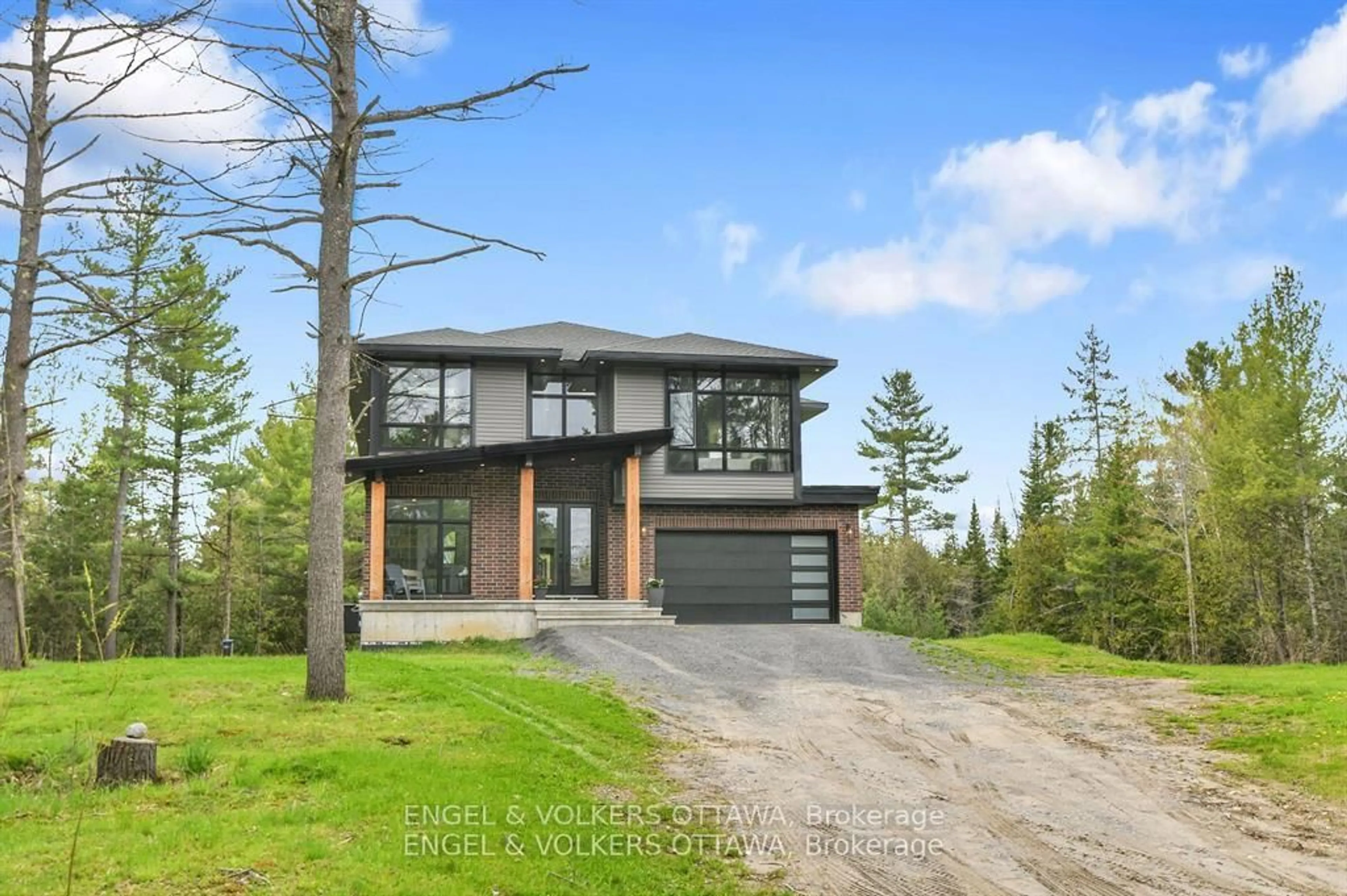 Home with brick exterior material, unknown for 2068 RICHMOND Rd, Smiths Falls Ontario K7A 4S7