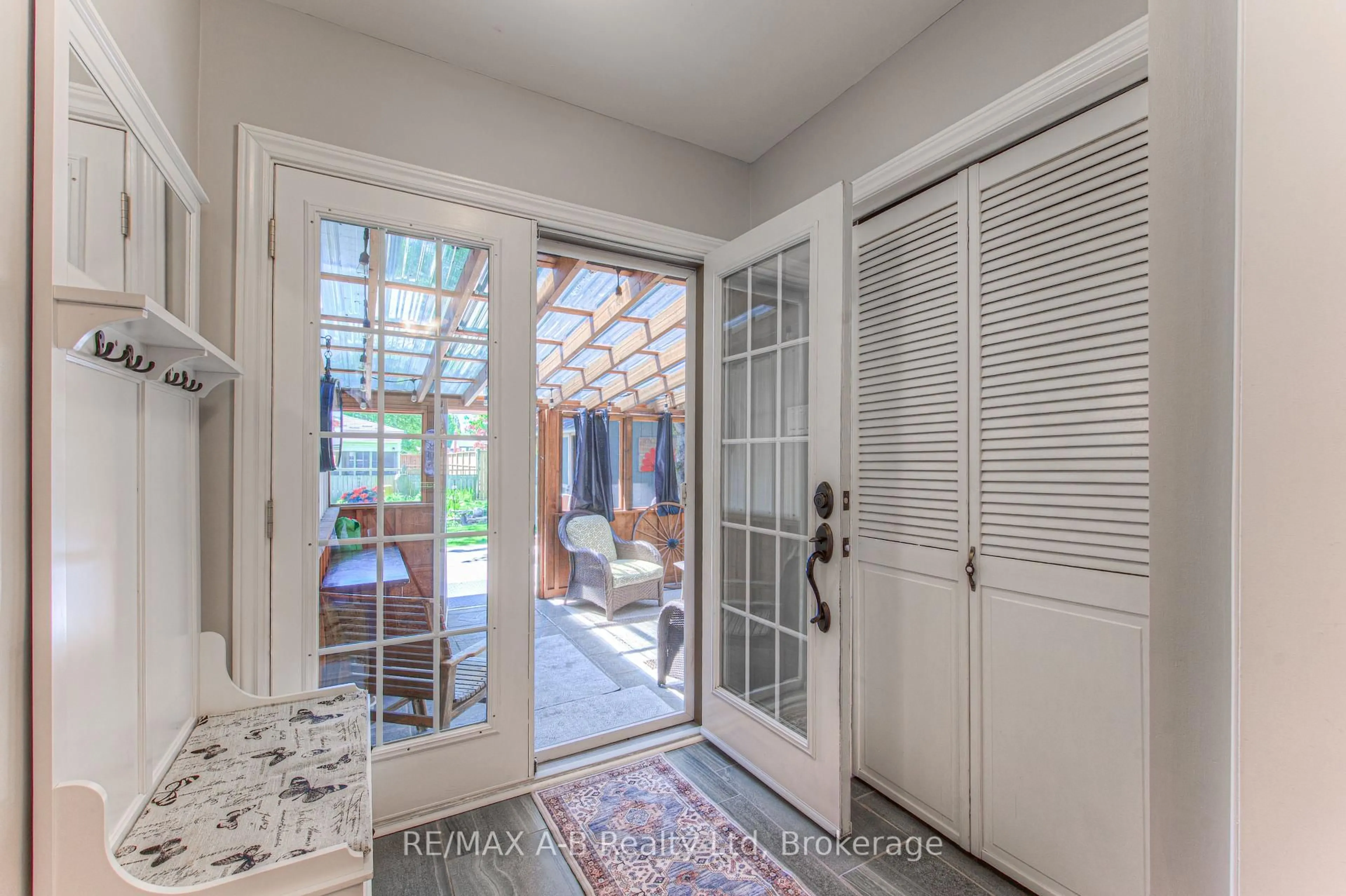 Indoor entryway for 99 Elgin Cres, Stratford Ontario N5A 3Z4