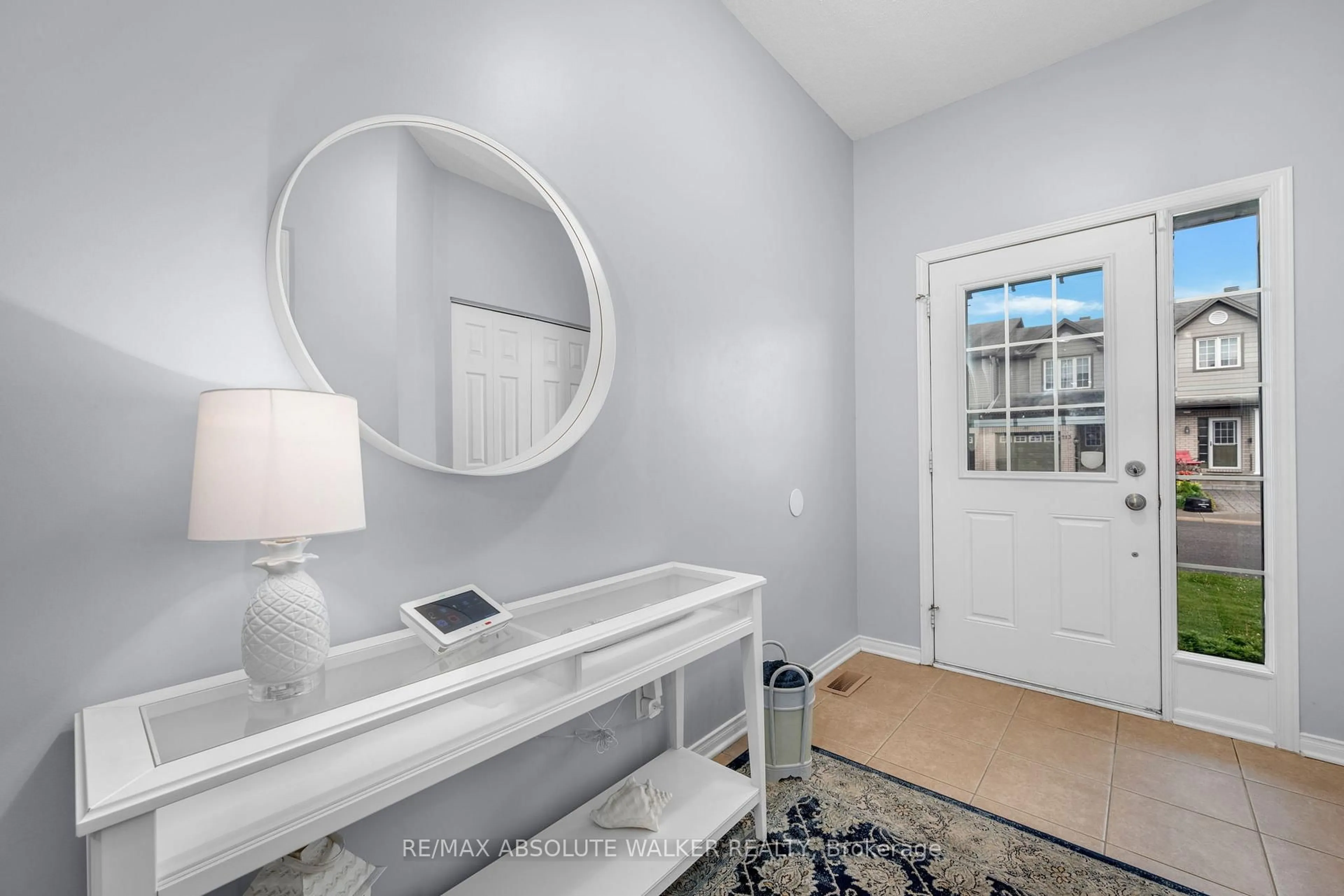 Indoor entryway for 214 Lamplighters Dr, Ottawa Ontario K2J 0K7