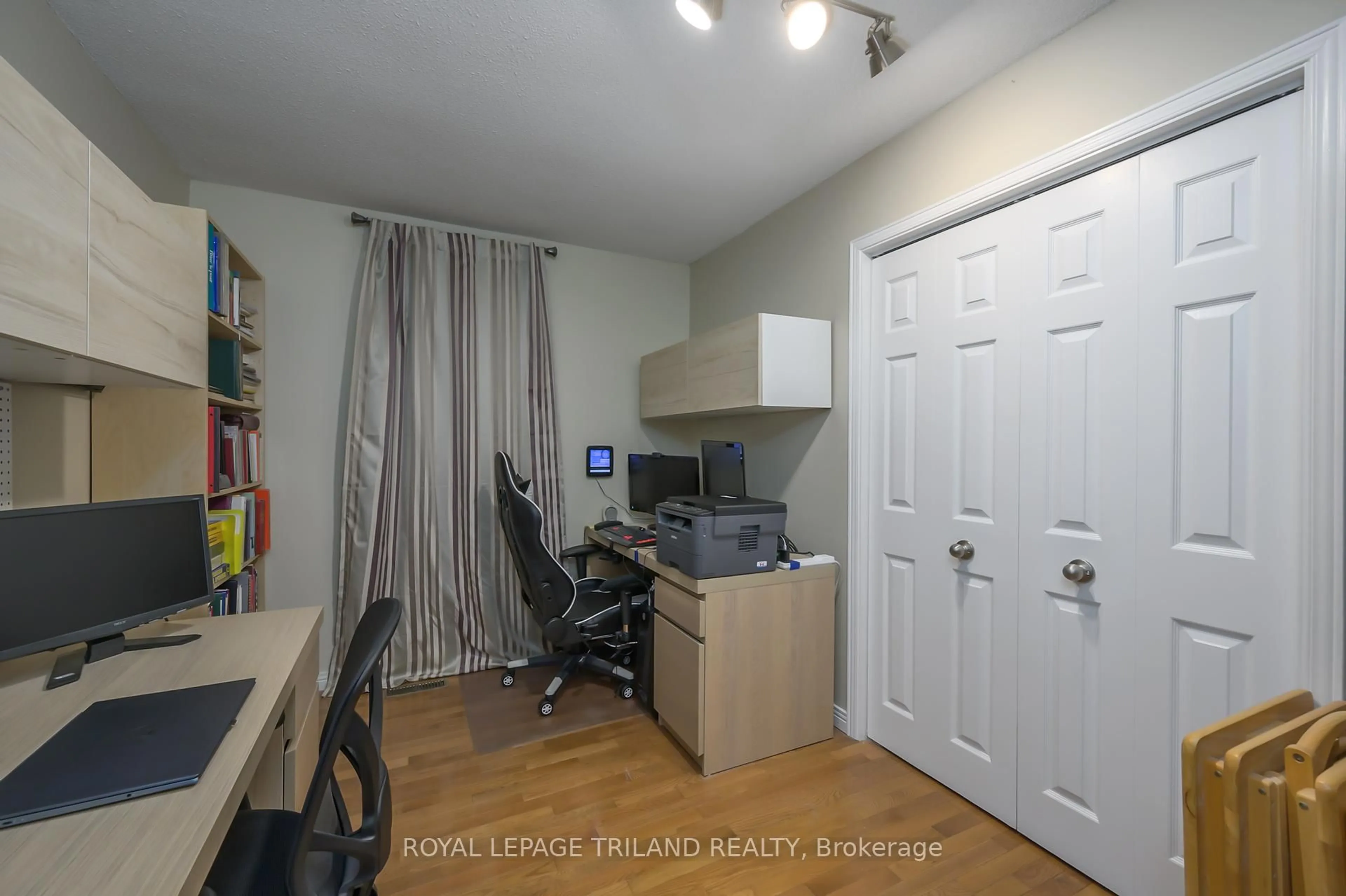 A pic of a room for 64 Blanchard Cres, London North Ontario N6G 4E4