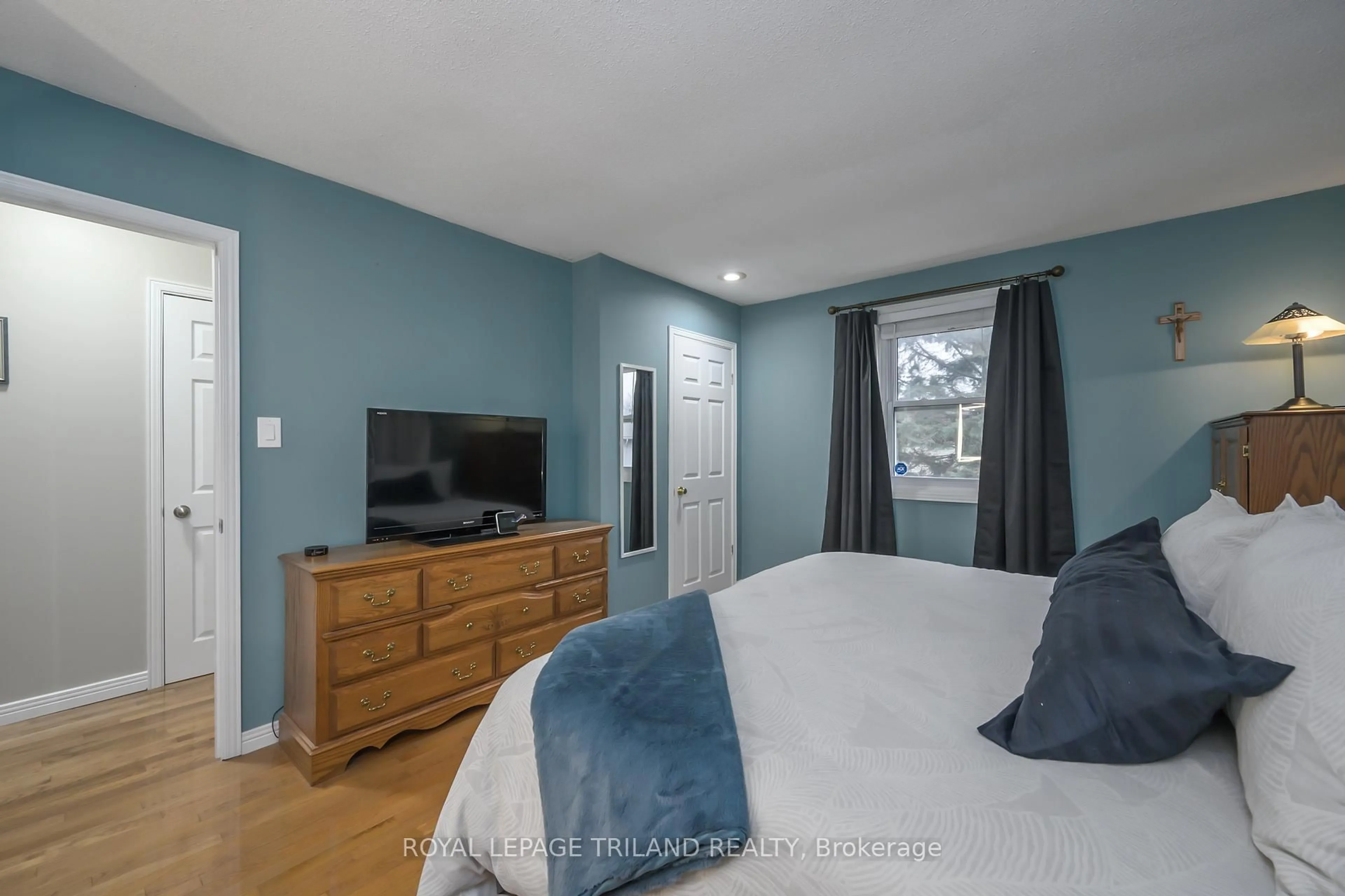 Bedroom with bed, unknown for 64 Blanchard Cres, London North Ontario N6G 4E4