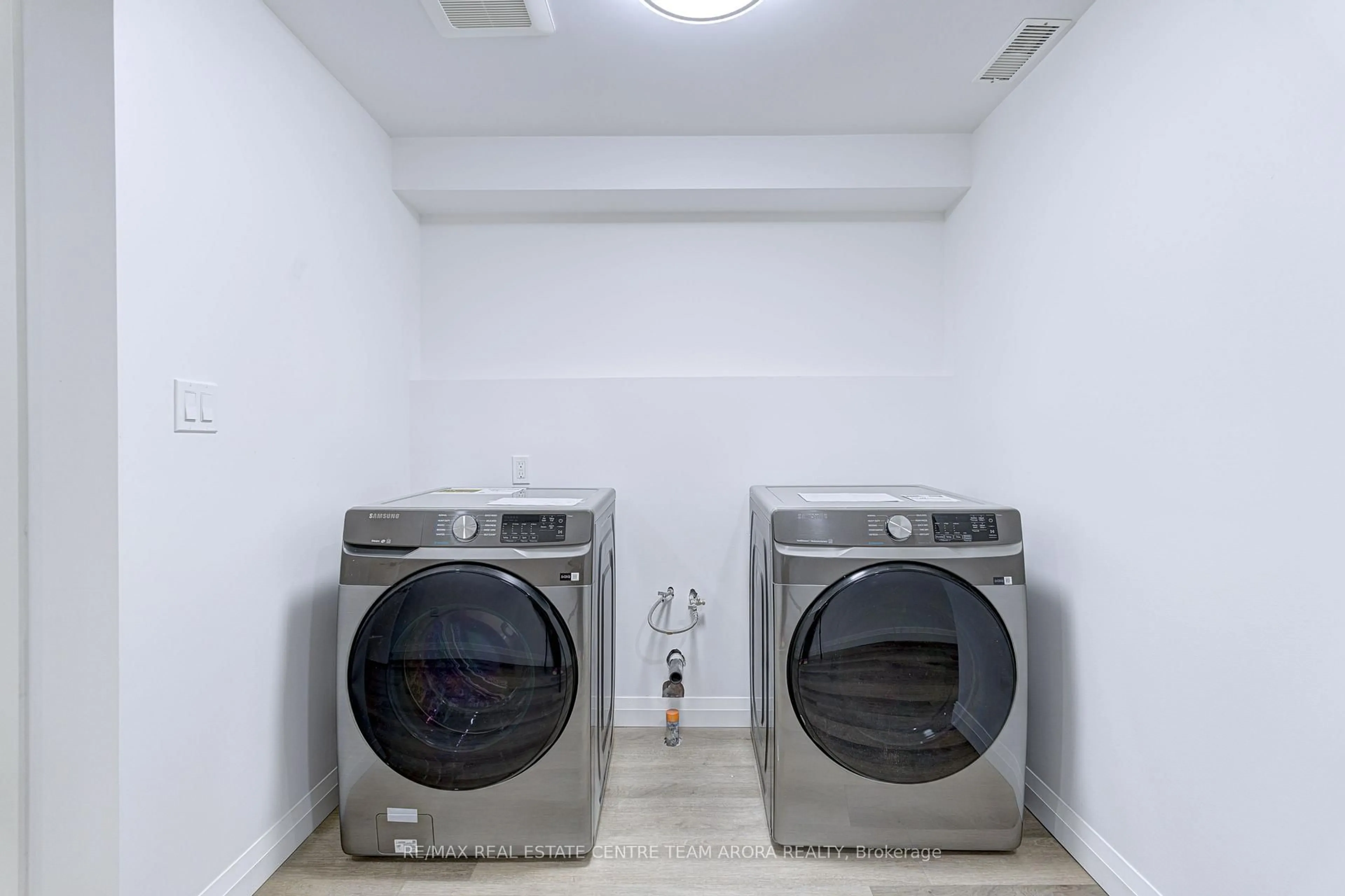 Laundry room for 230 Elmira Rd, Guelph Ontario N1K 1P7