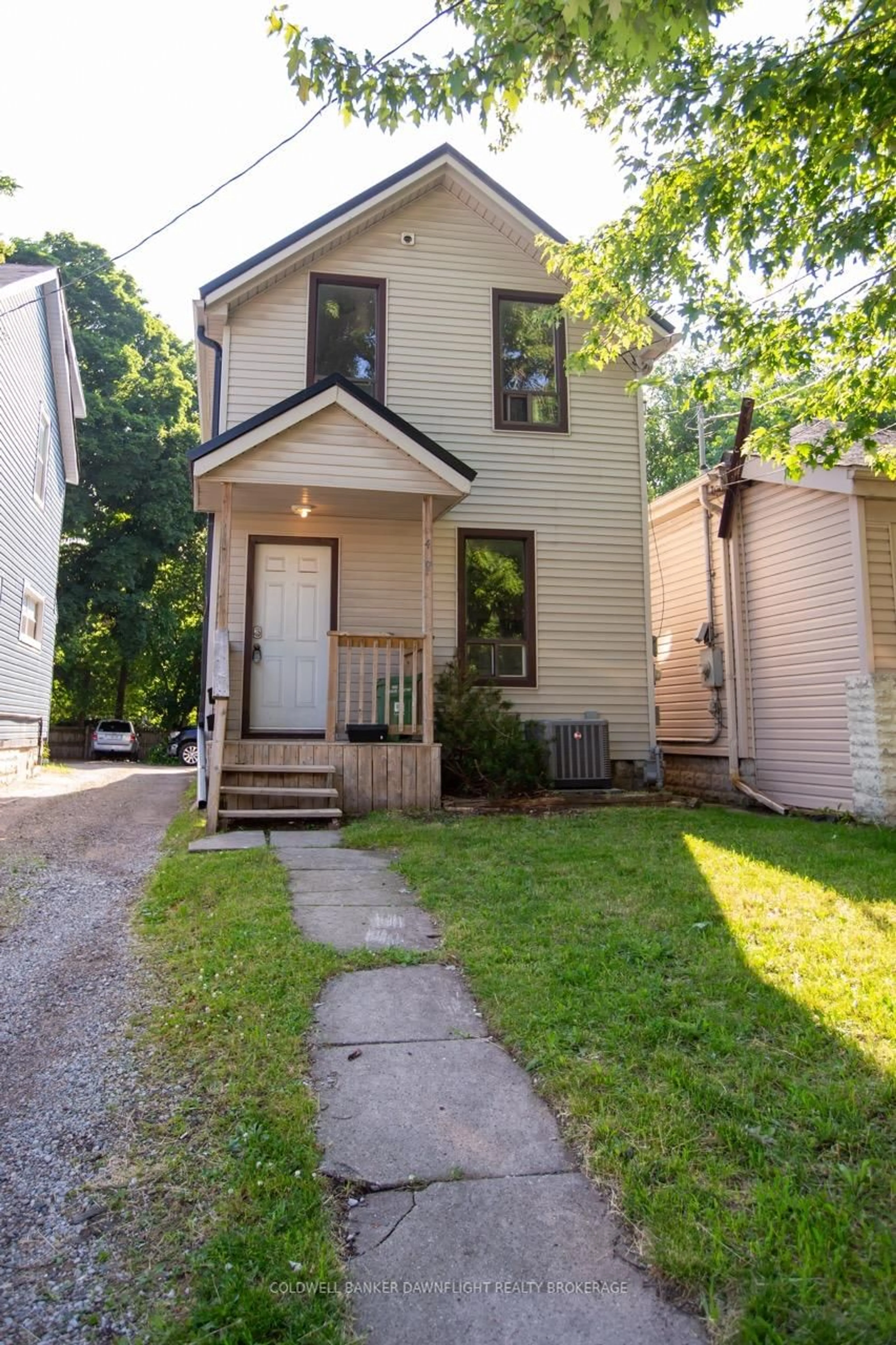 Unknown for 458 Adelaide St, London East Ontario N6B 3H9