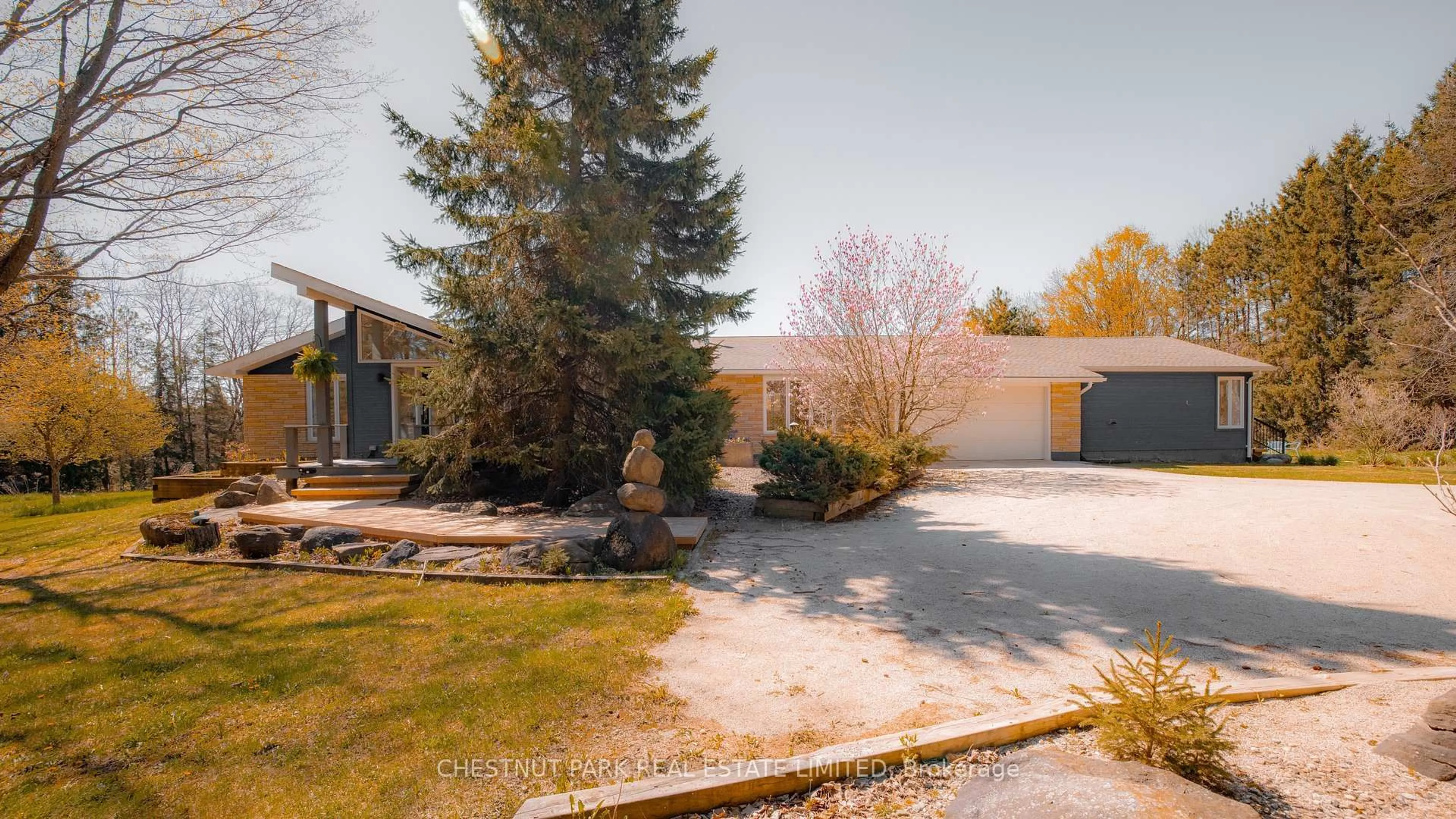 A pic from outside/outdoor area/front of a property/back of a property/a pic from drone, street for 248400 5 Sdrd, Mono Ontario L9W 6L2