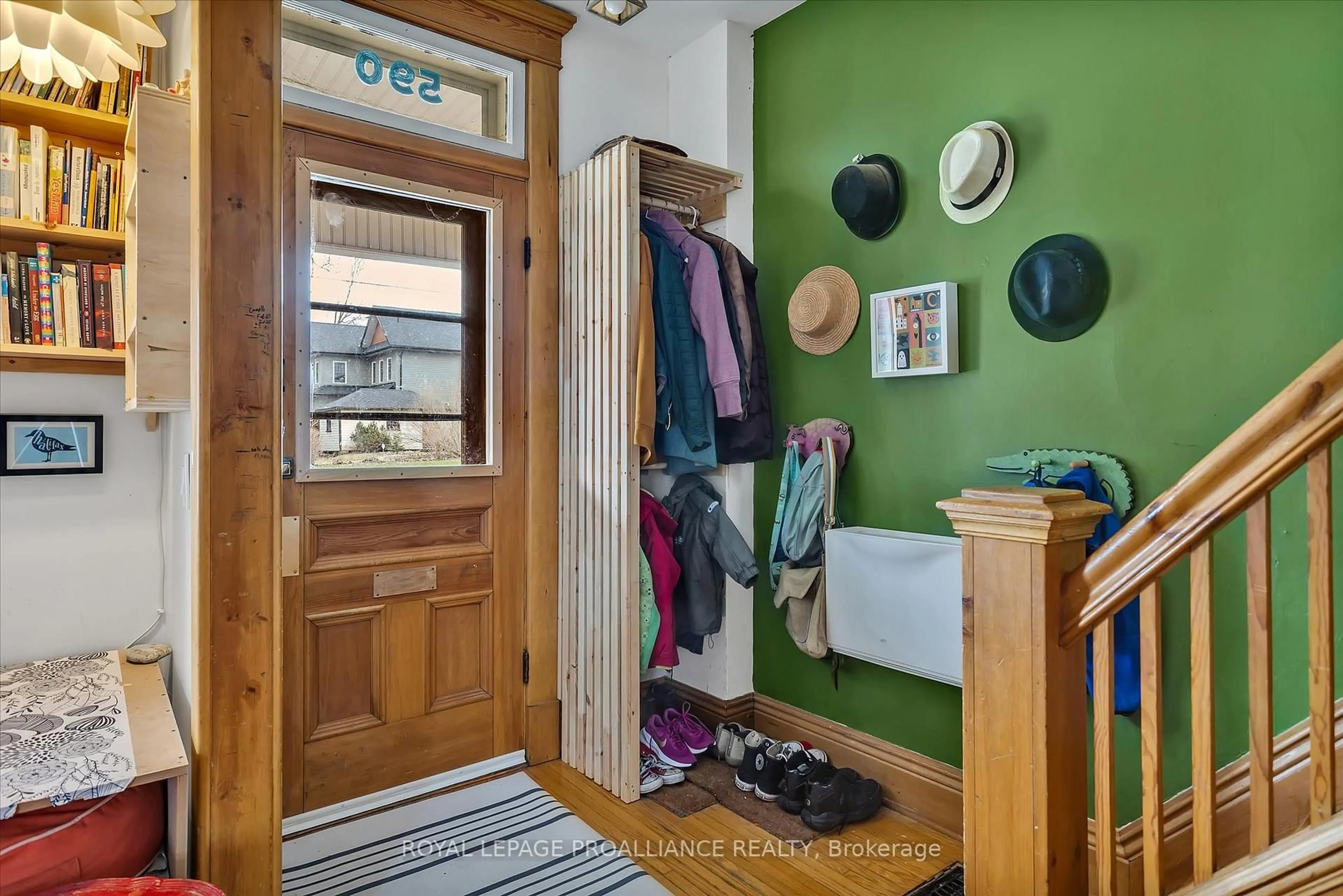 Indoor entryway for 590 Murray St, Peterborough Central Ontario K9H 2V1