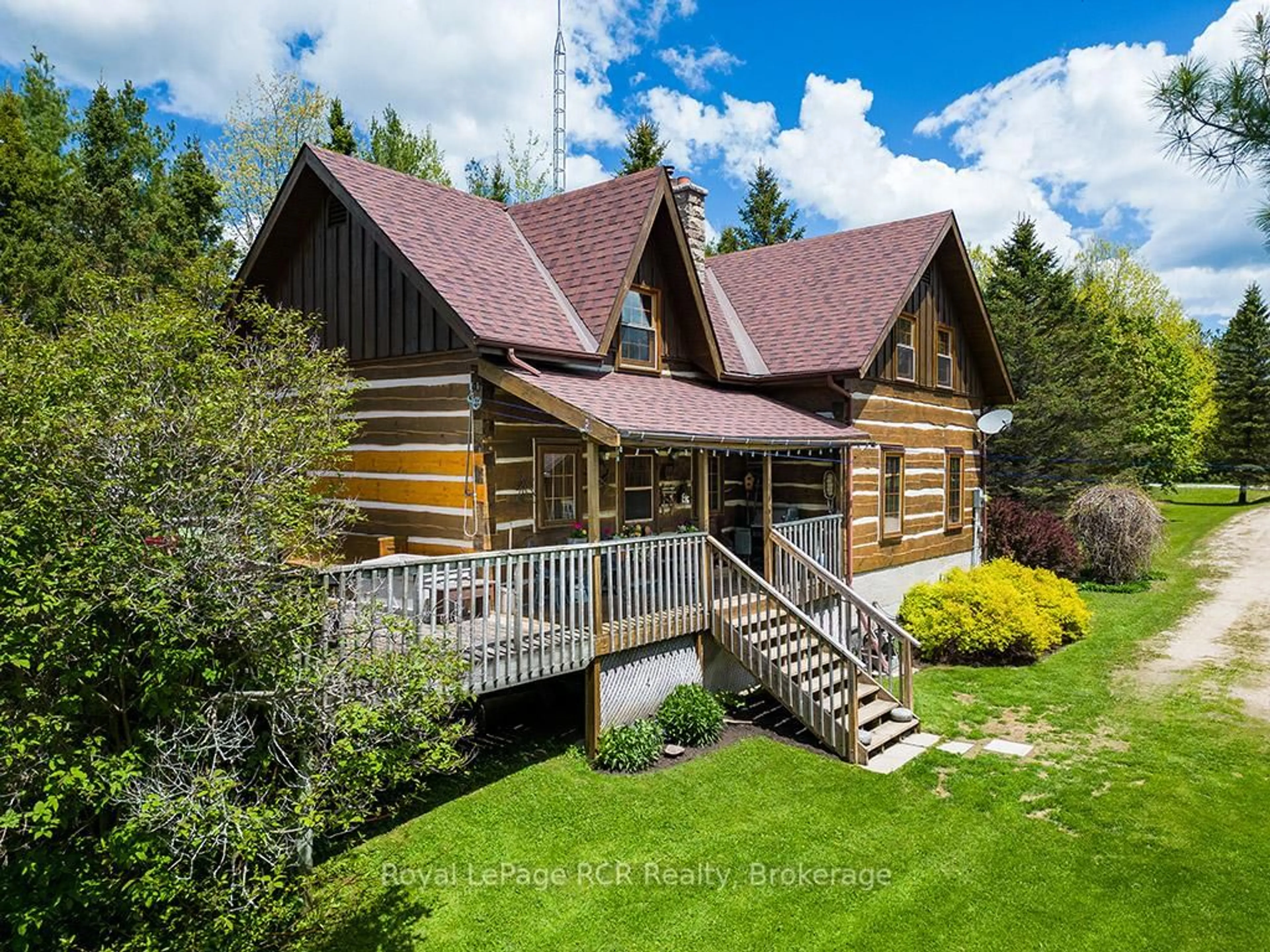 A pic from outside/outdoor area/front of a property/back of a property/a pic from drone, unknown for 132376 SOUTHGATE  13 Sdrd, Southgate Ontario N0C 1B0