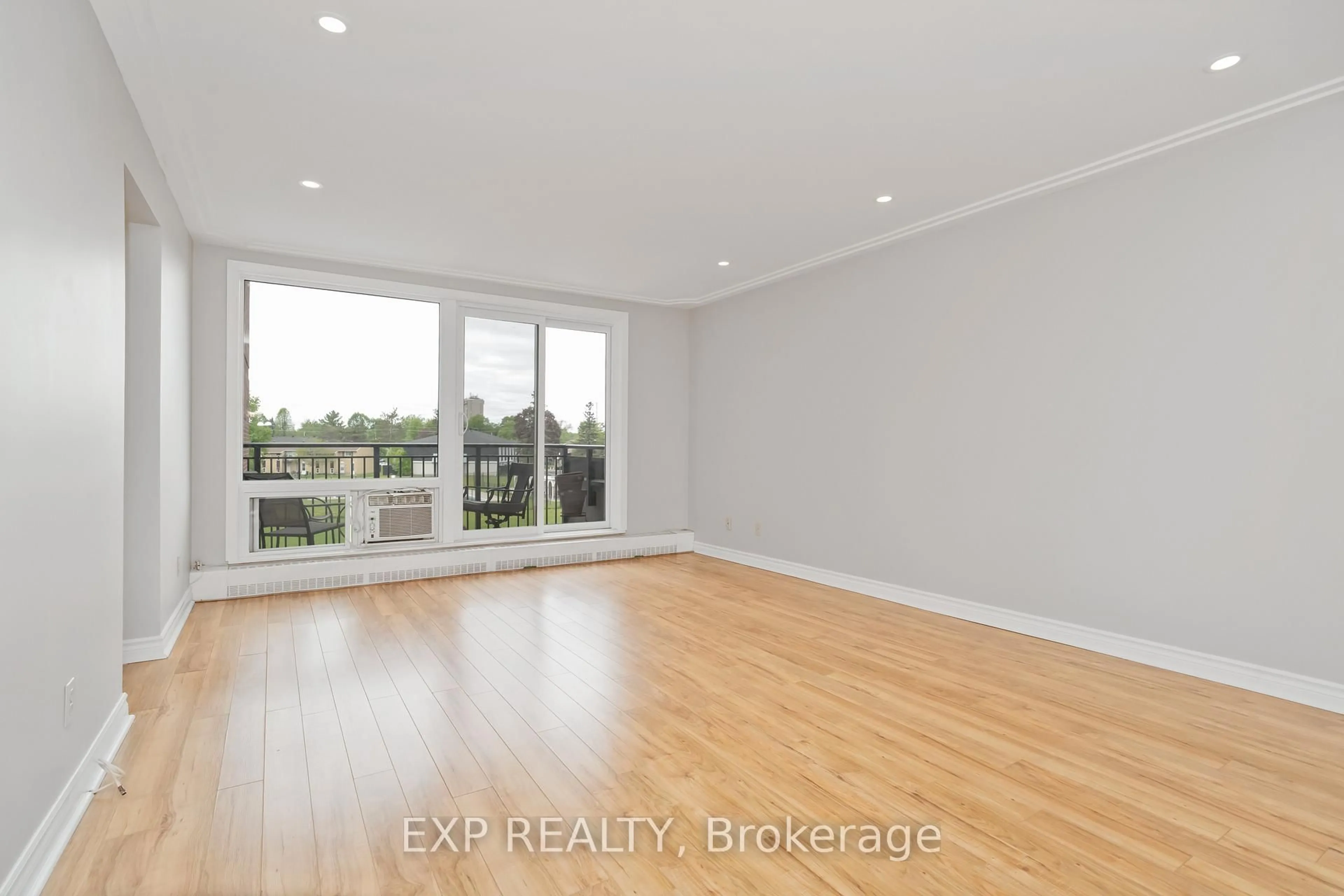 A pic of a room for 1485 BASELINE Rd #305, Ottawa Ontario K2C 3L8