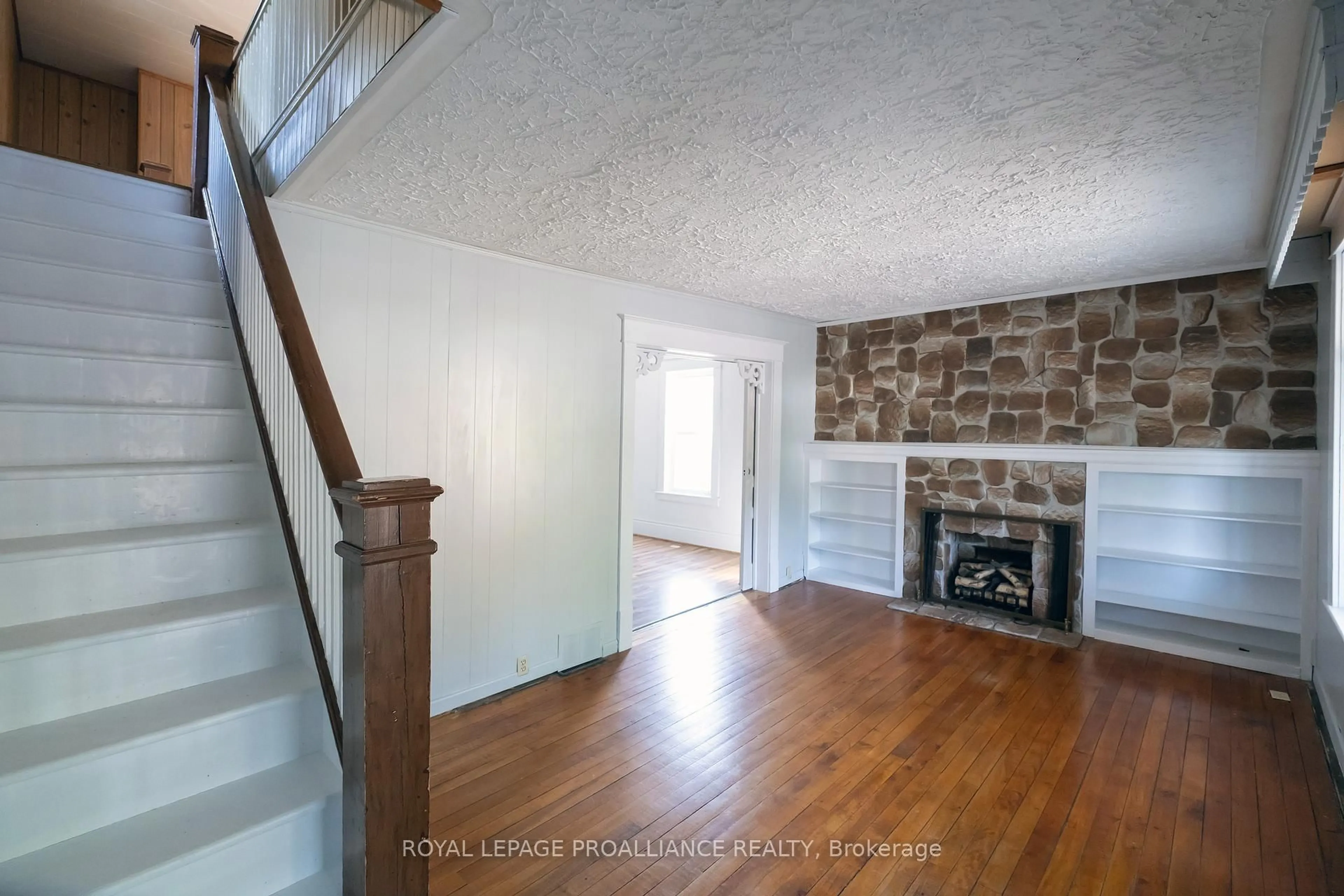 A pic of a room for 5 Albion St, Belleville Ontario K8N 3R7