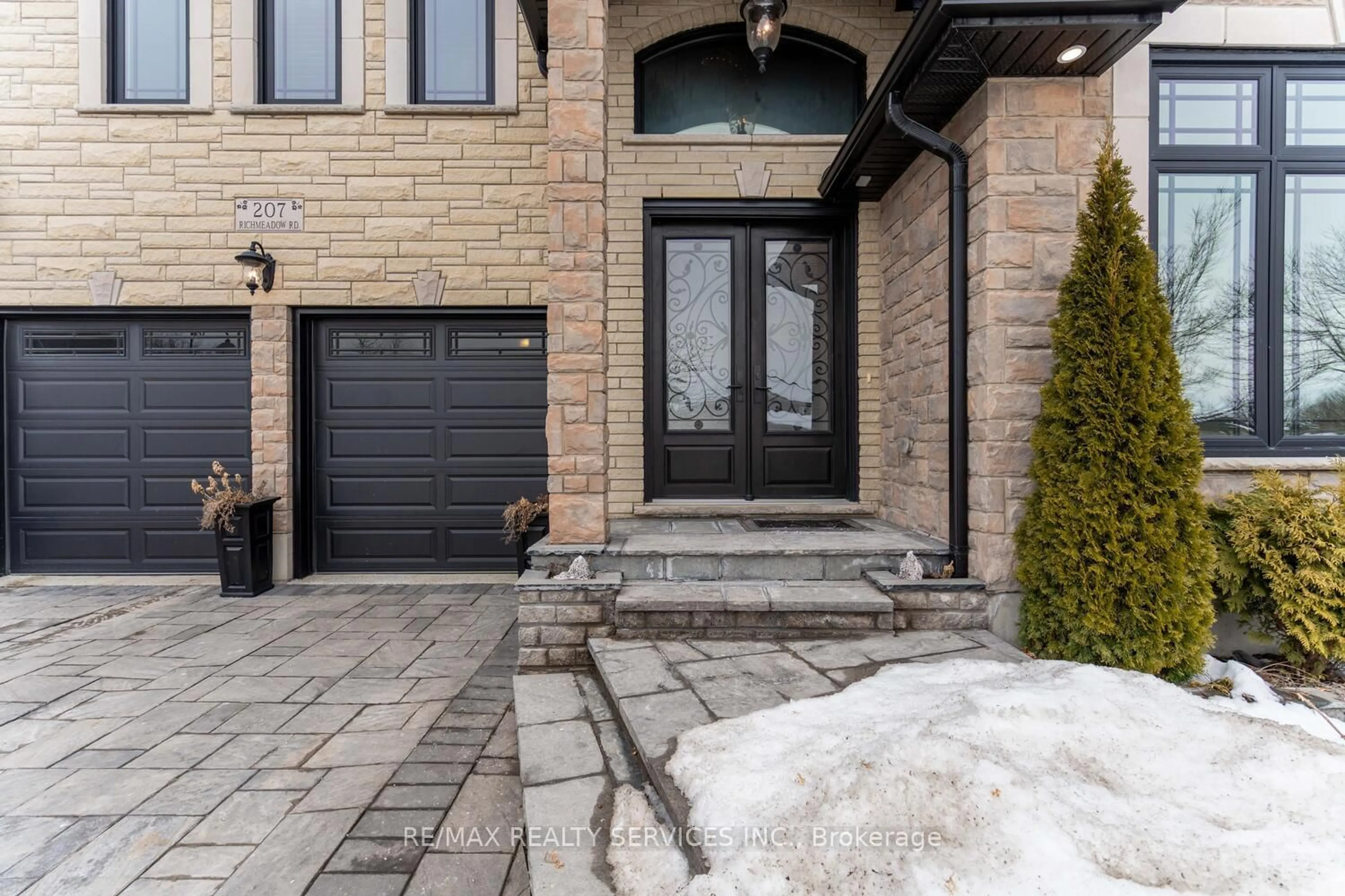 Unknown for 207 Richmeadow Rd, London North Ontario N6H 5T3