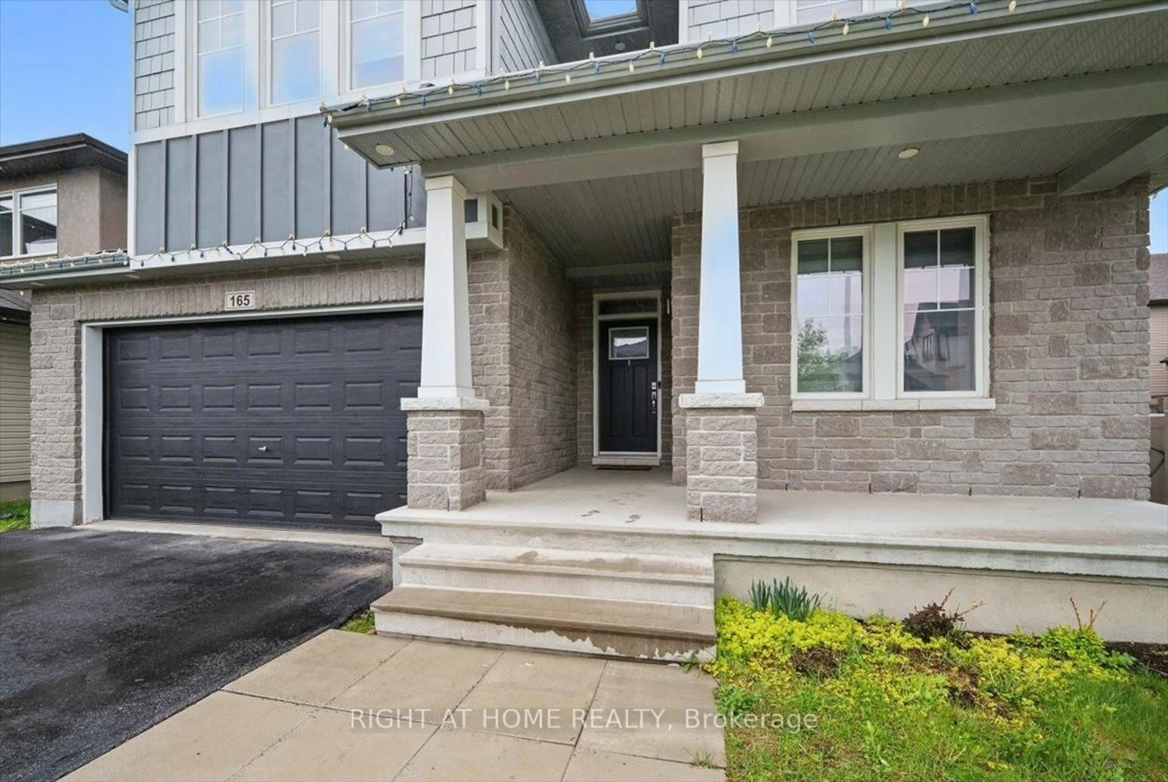 Unknown for 165 Groningen St, Ottawa Ontario K2V 0C6