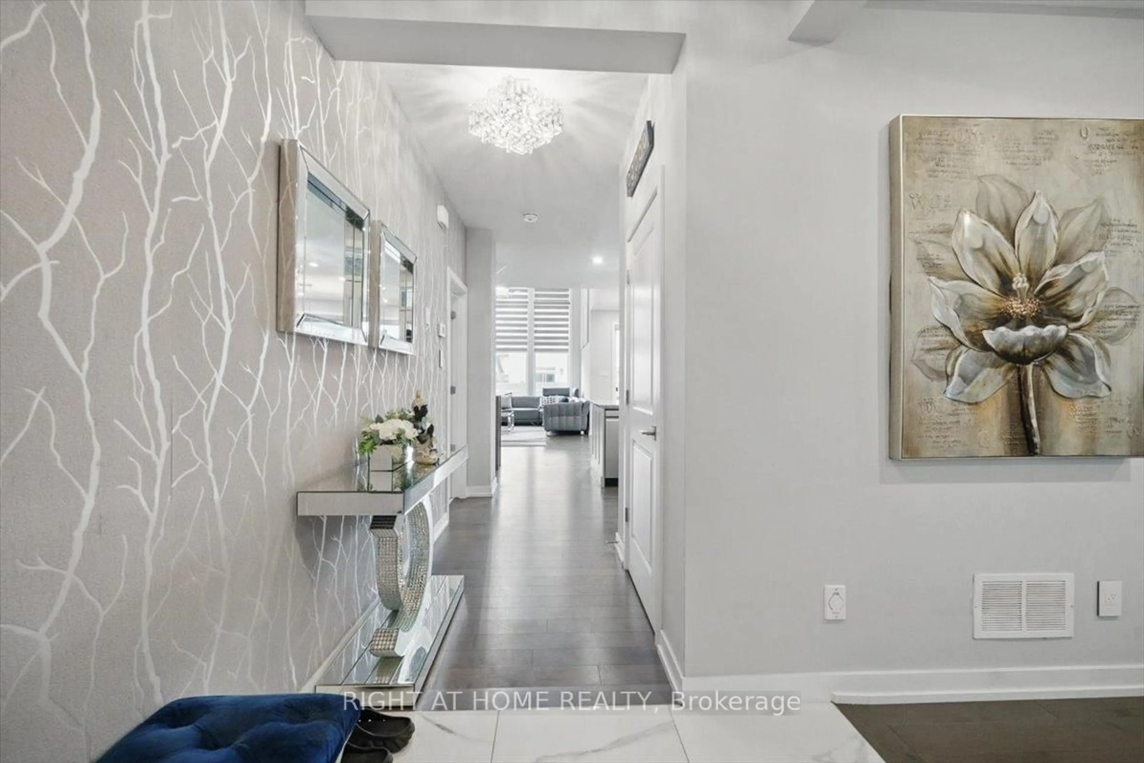Indoor entryway for 165 Groningen St, Ottawa Ontario K2V 0C6