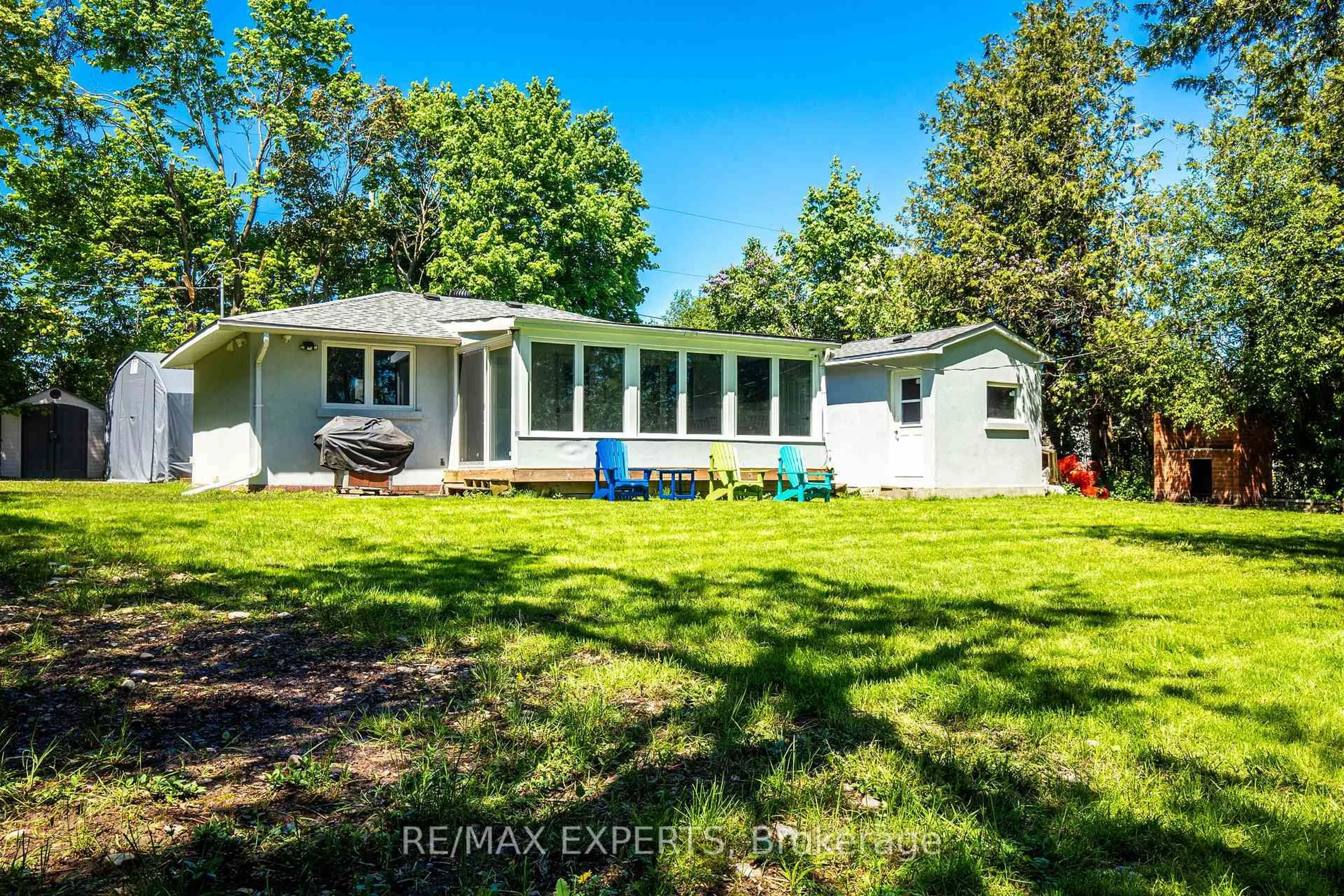 Home with vinyl exterior material, water/lake/river/ocean view for 24 Riverside Dr, Kawartha Lakes Ontario K9V 0H6