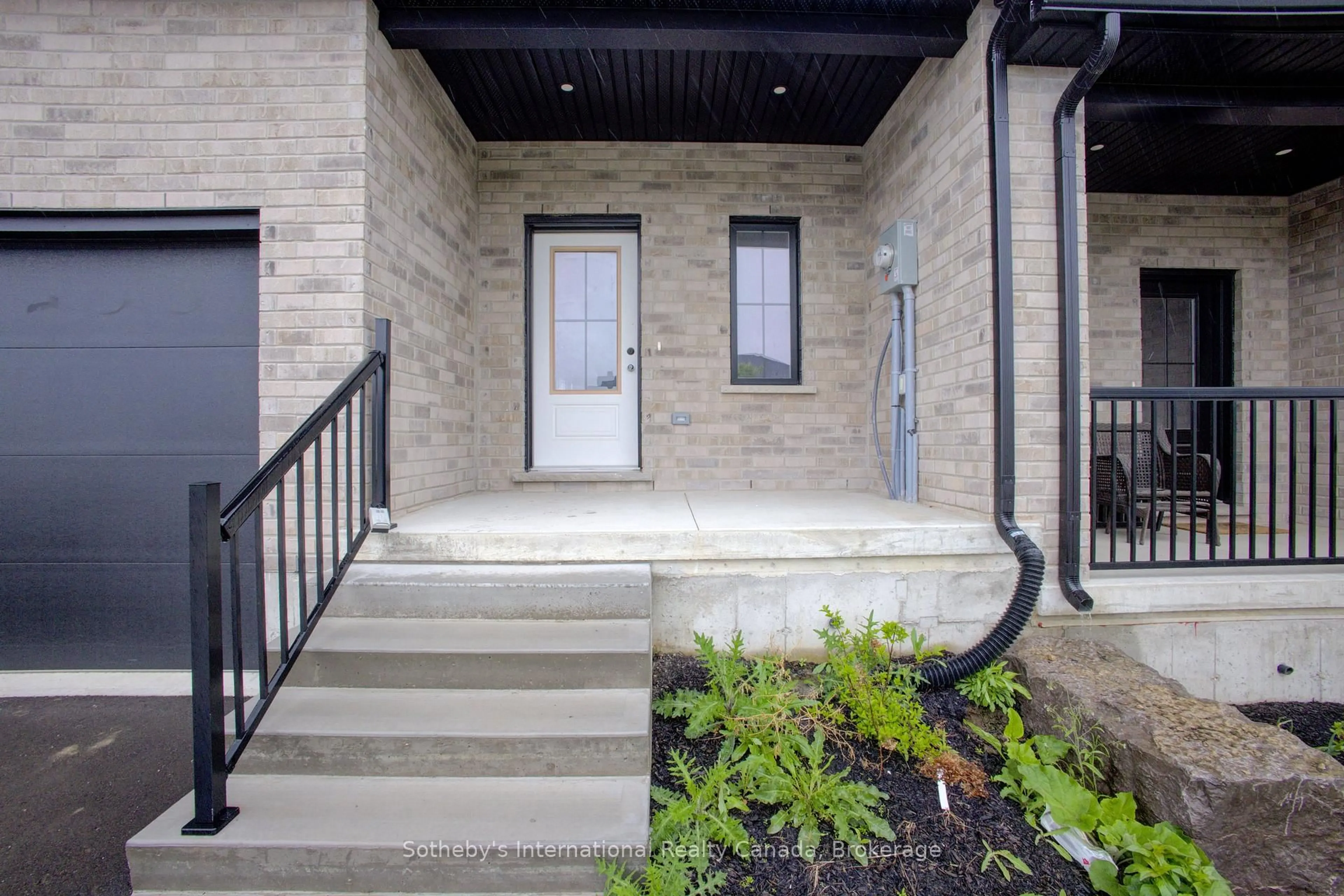 Unknown for 648 Wray St, North Perth Ontario N4W 3K9