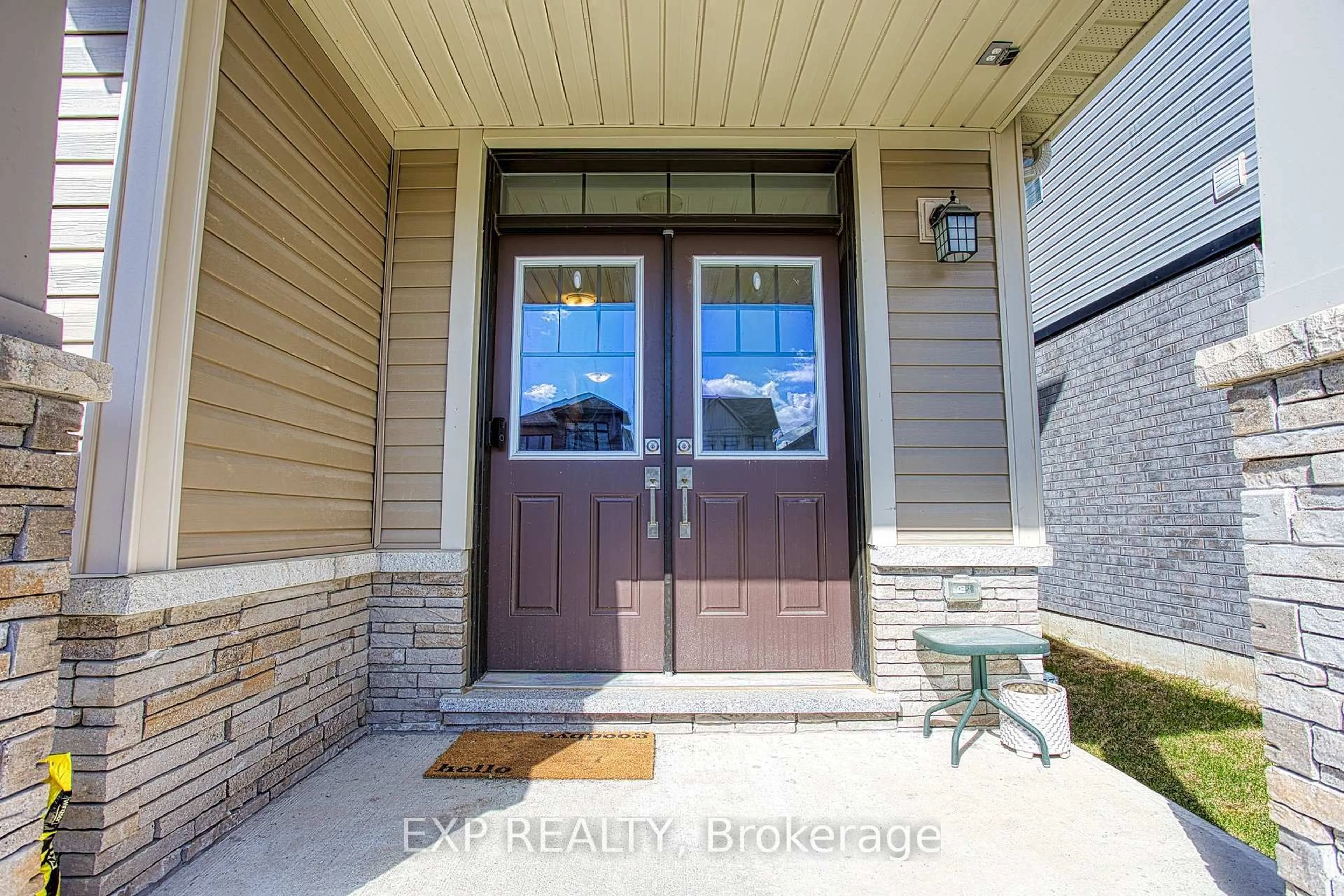 Indoor entryway for 49 Sugar May Ave, Thorold Ontario L2V 0L3