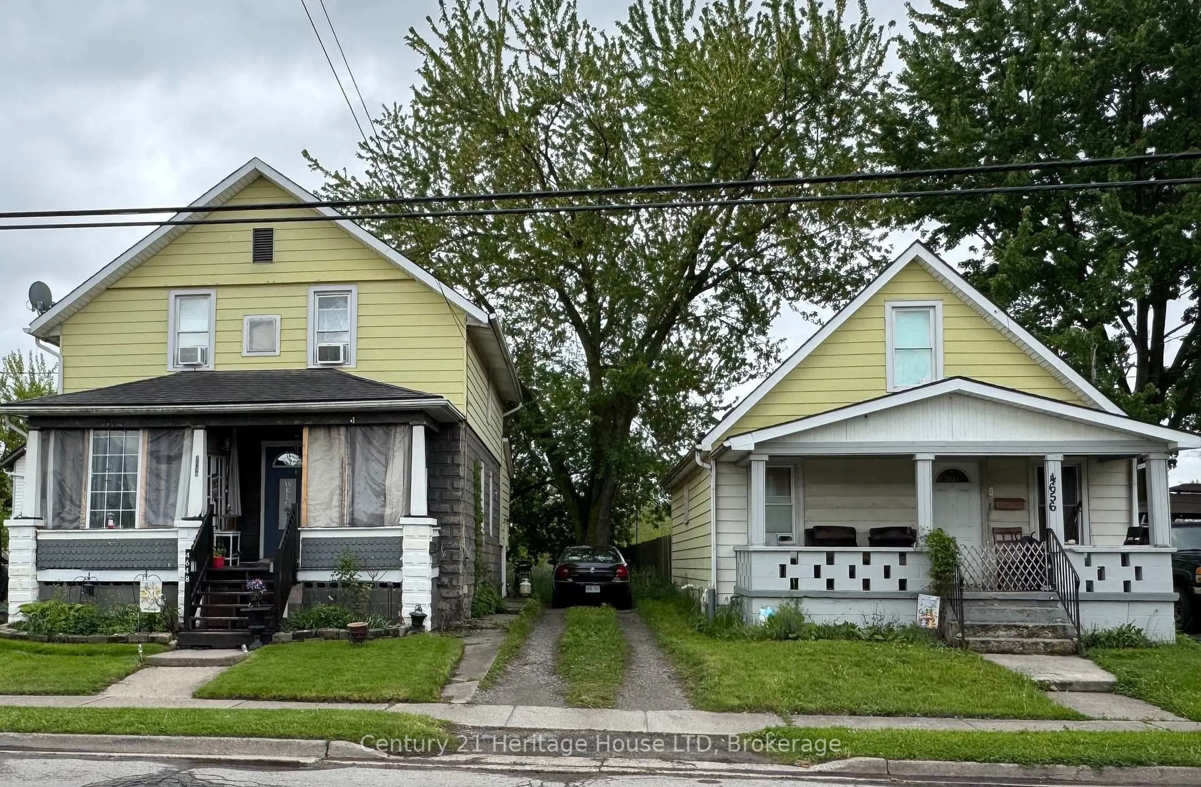 A pic from outside/outdoor area/front of a property/back of a property/a pic from drone, street for 4648 Ferguson St, Niagara Falls Ontario L2E 2Z2