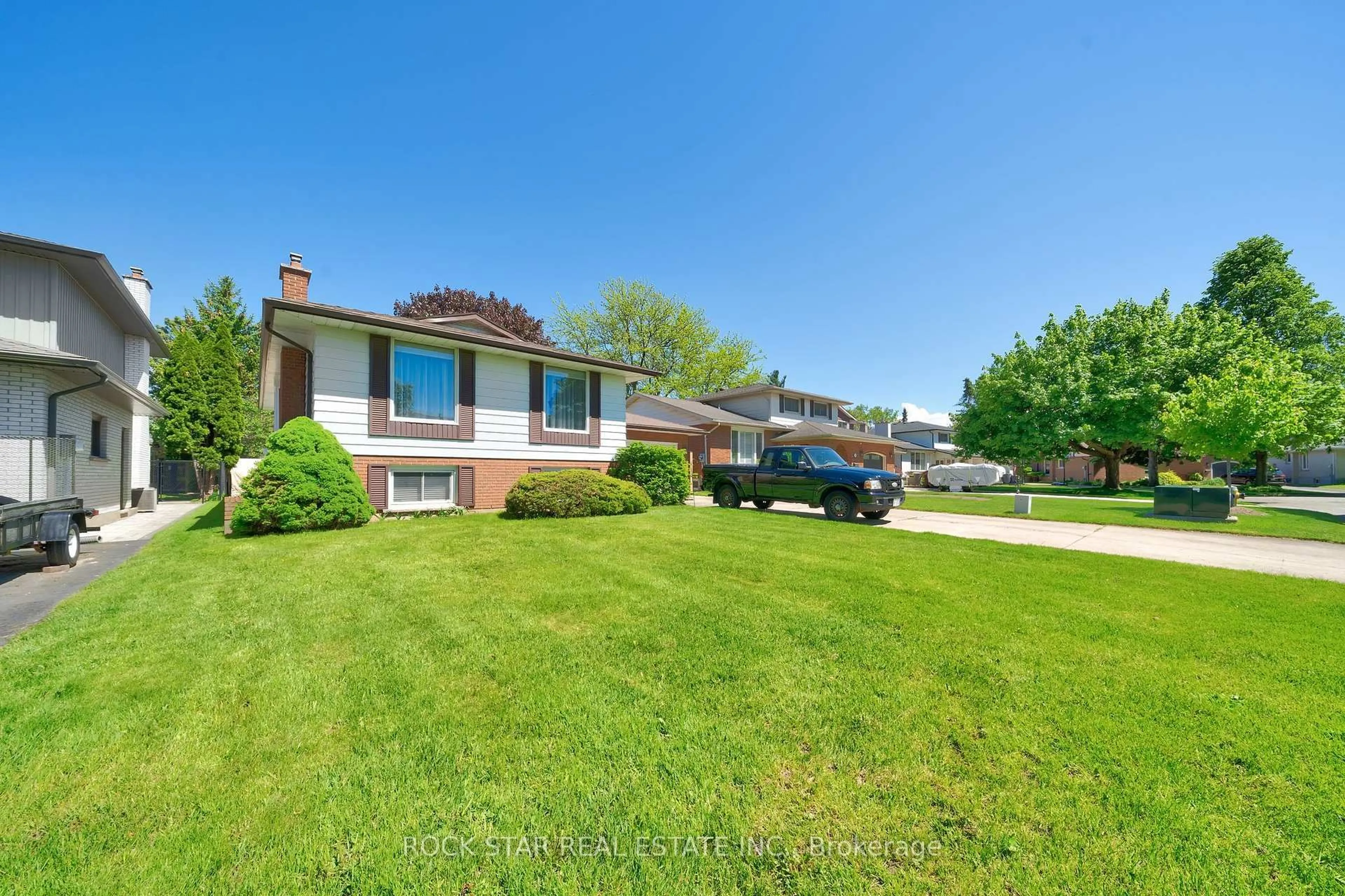Unknown for 13 Meadowbrook Cres, St. Catharines Ontario L2M 7G8