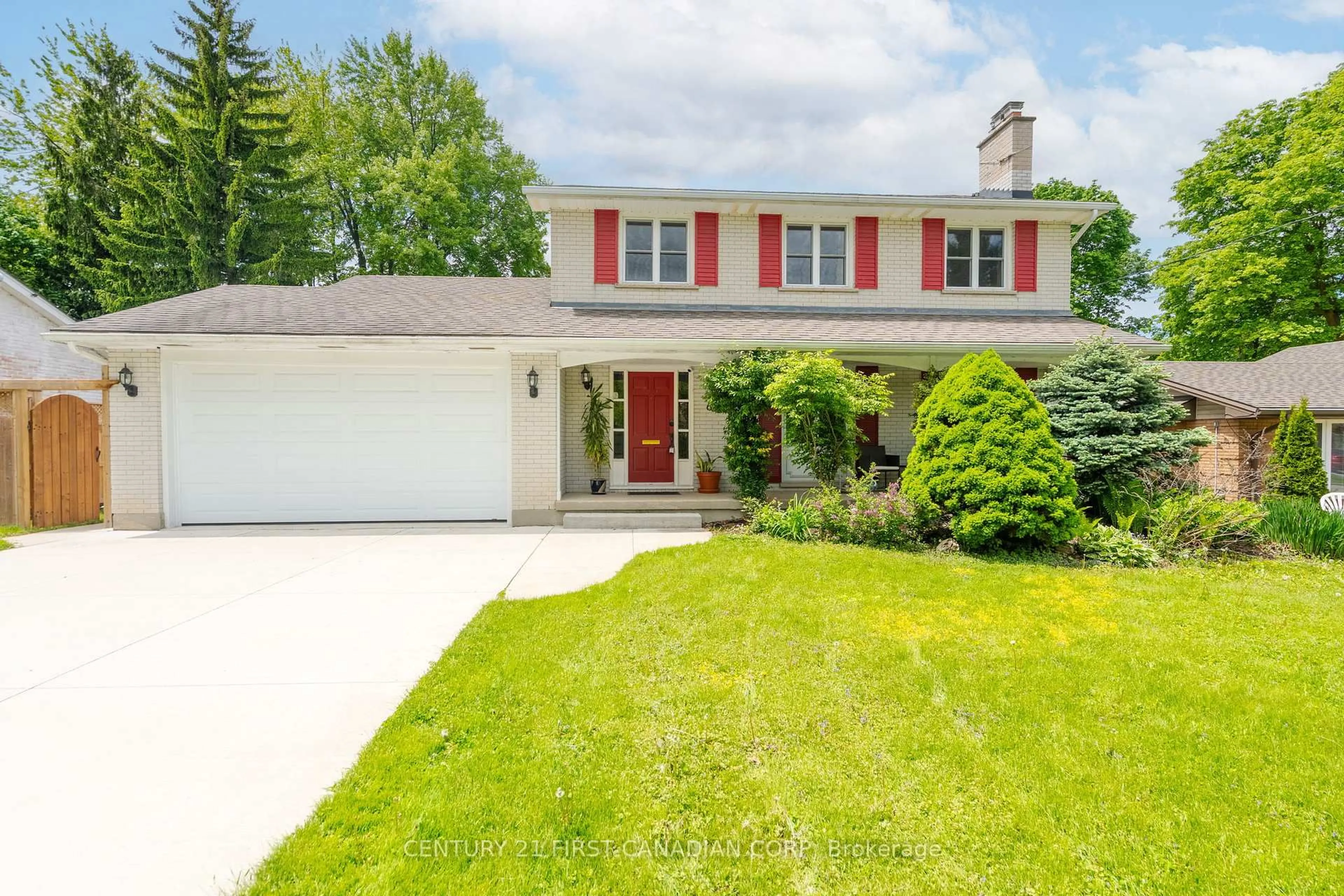 Home with vinyl exterior material, street for 638 Middlewoods Dr, London North Ontario N6G 1W8