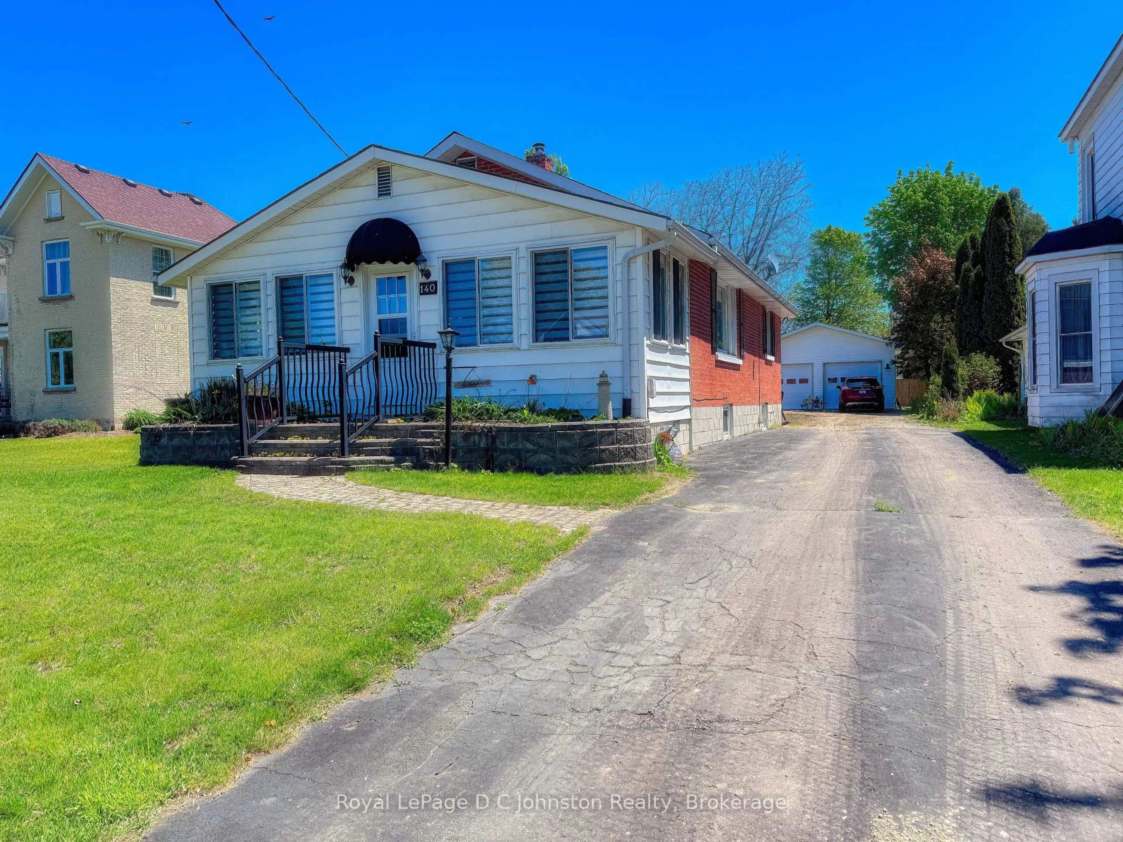 A pic from outside/outdoor area/front of a property/back of a property/a pic from drone, street for 140 Victoria St, Saugeen Shores Ontario N0H 2L0