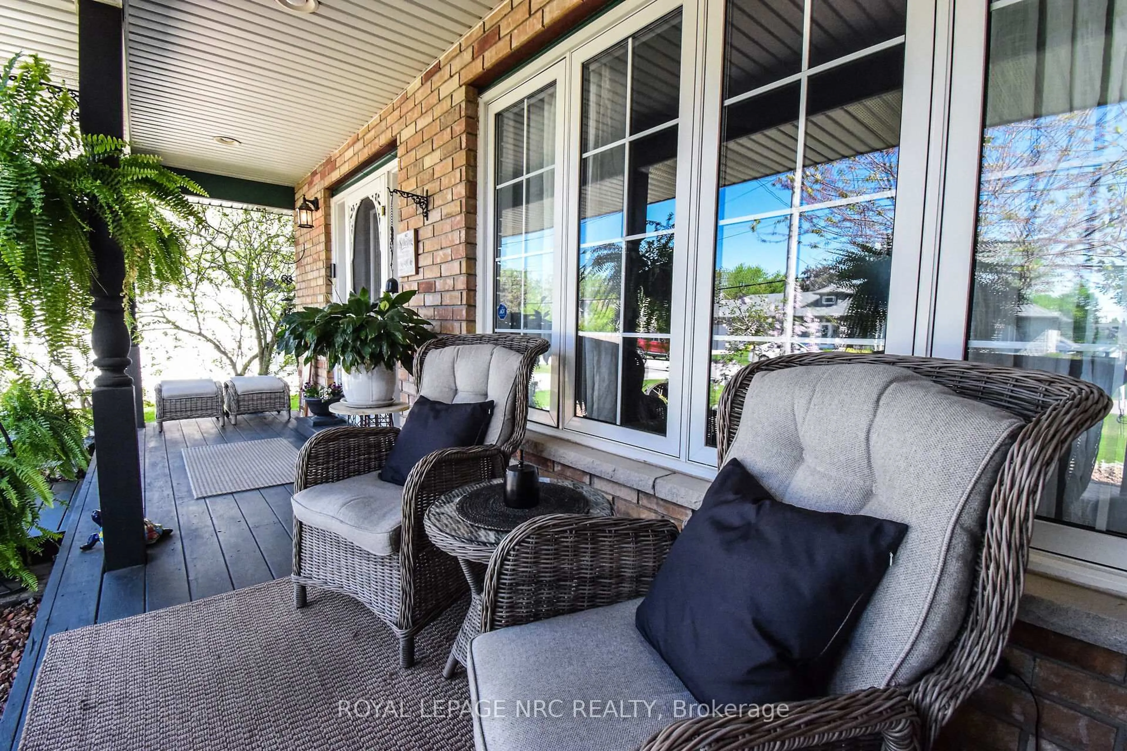 Patio, water/lake/river/ocean view for 37 Biggar Rd, Thorold Ontario L0S 1K0
