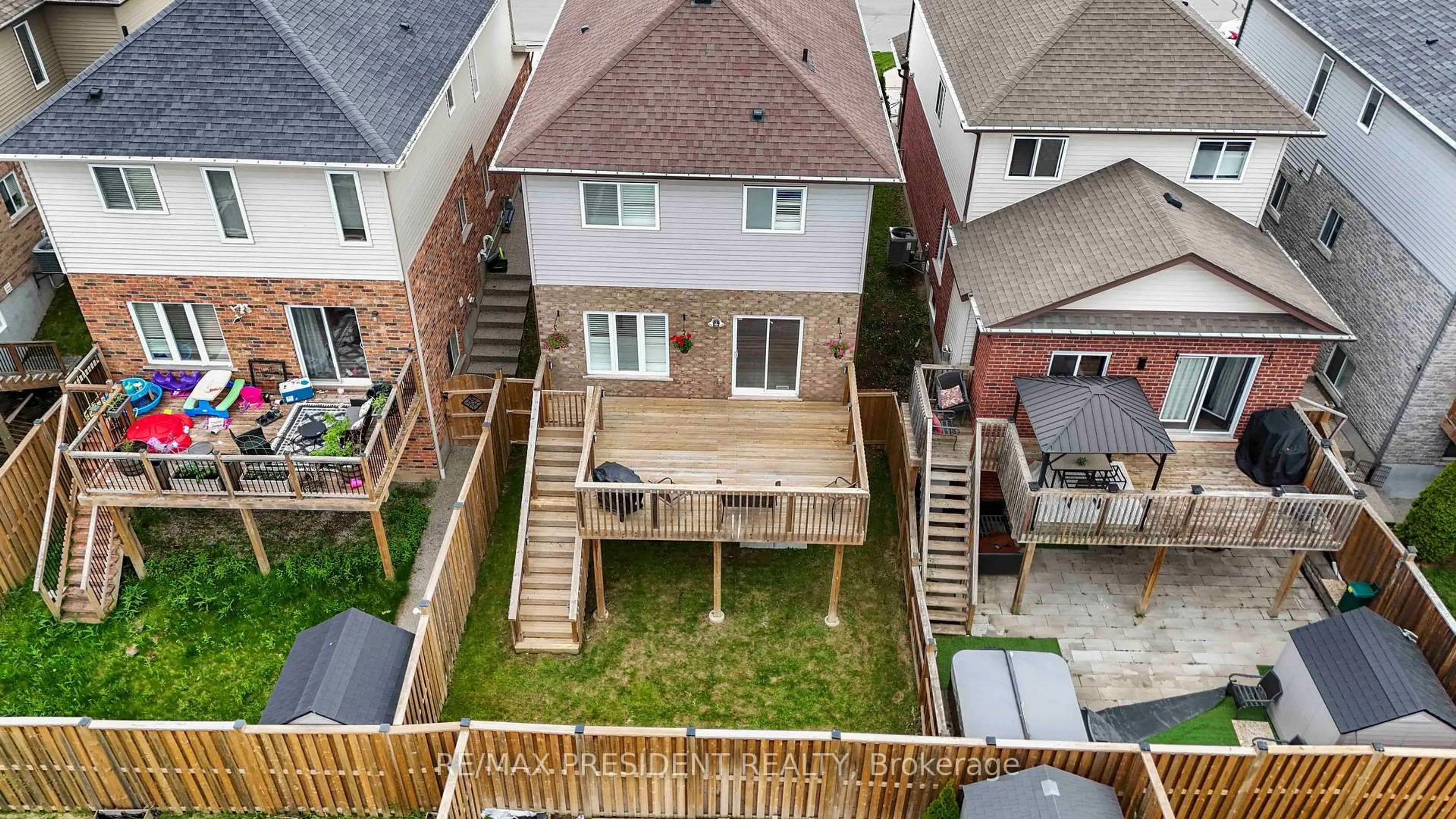 A pic from outside/outdoor area/front of a property/back of a property/a pic from drone, city buildings view from balcony for 1432 Old Zellers Dr, Kitchener Ontario N2A 0E9