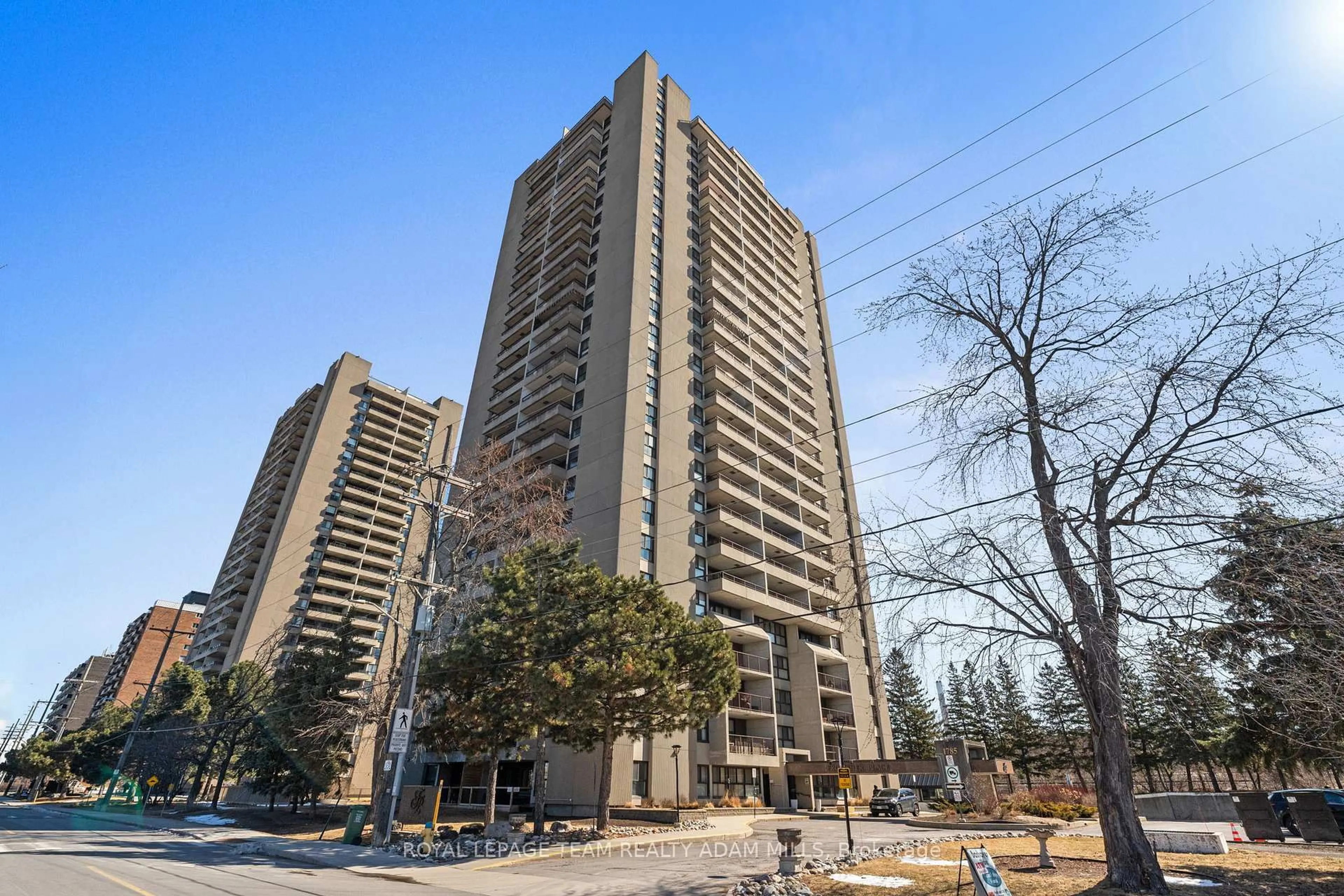 Patio, building for 1785 Frobisher Lane #1109, Ottawa Ontario K1G 3T7